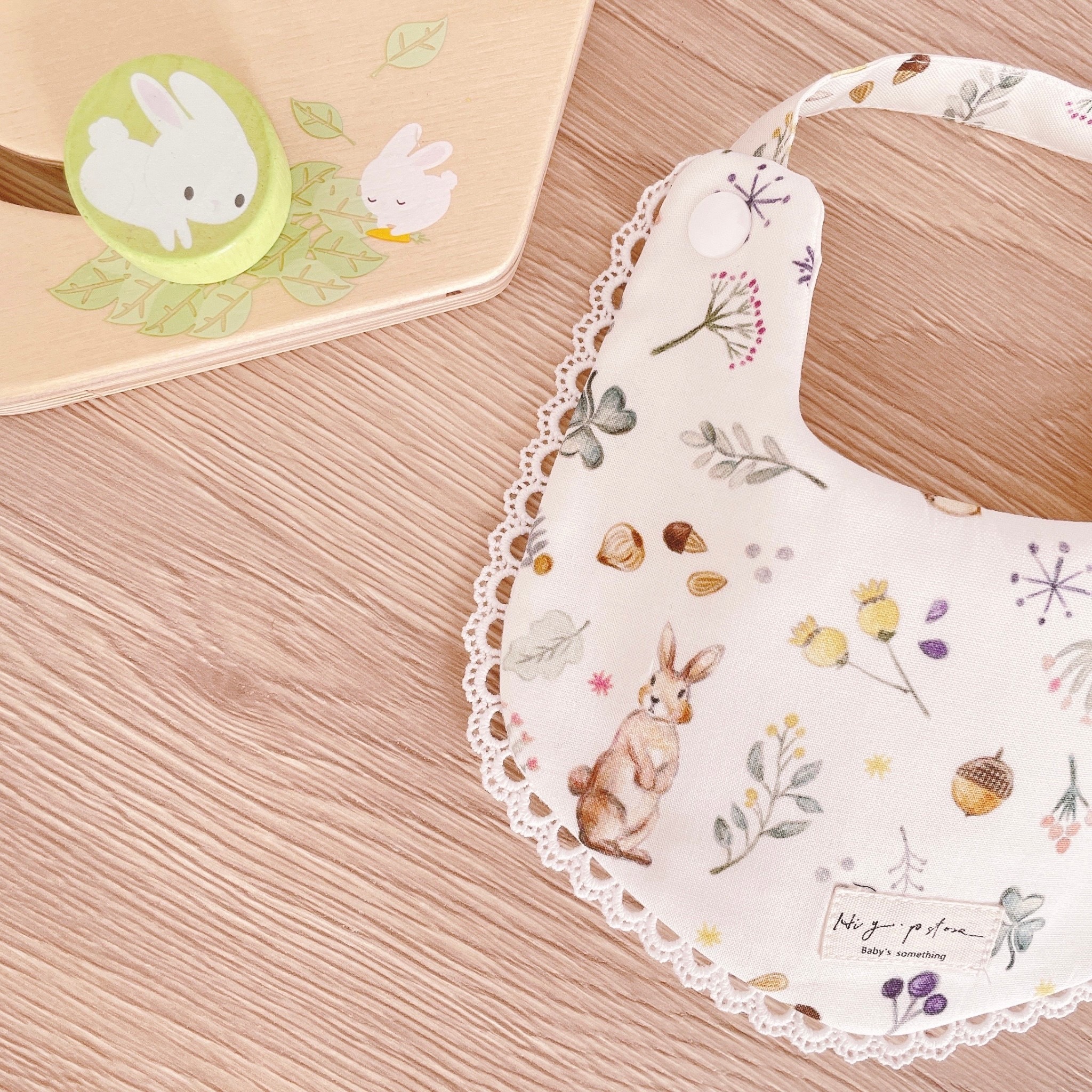 Hi Y.P store-手作圍兜-橡實兔兔