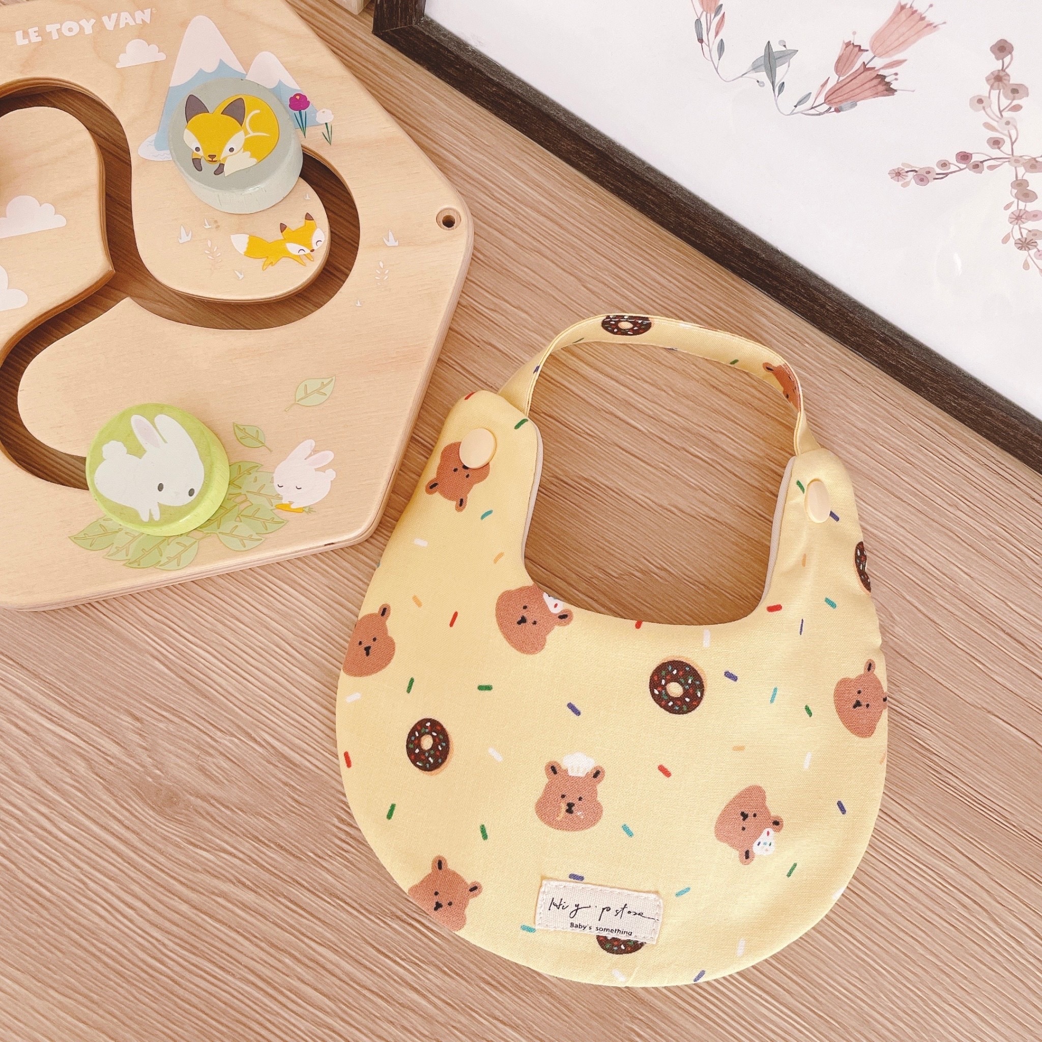 Hi Y.P store-手作圍兜-小熊甜甜圈