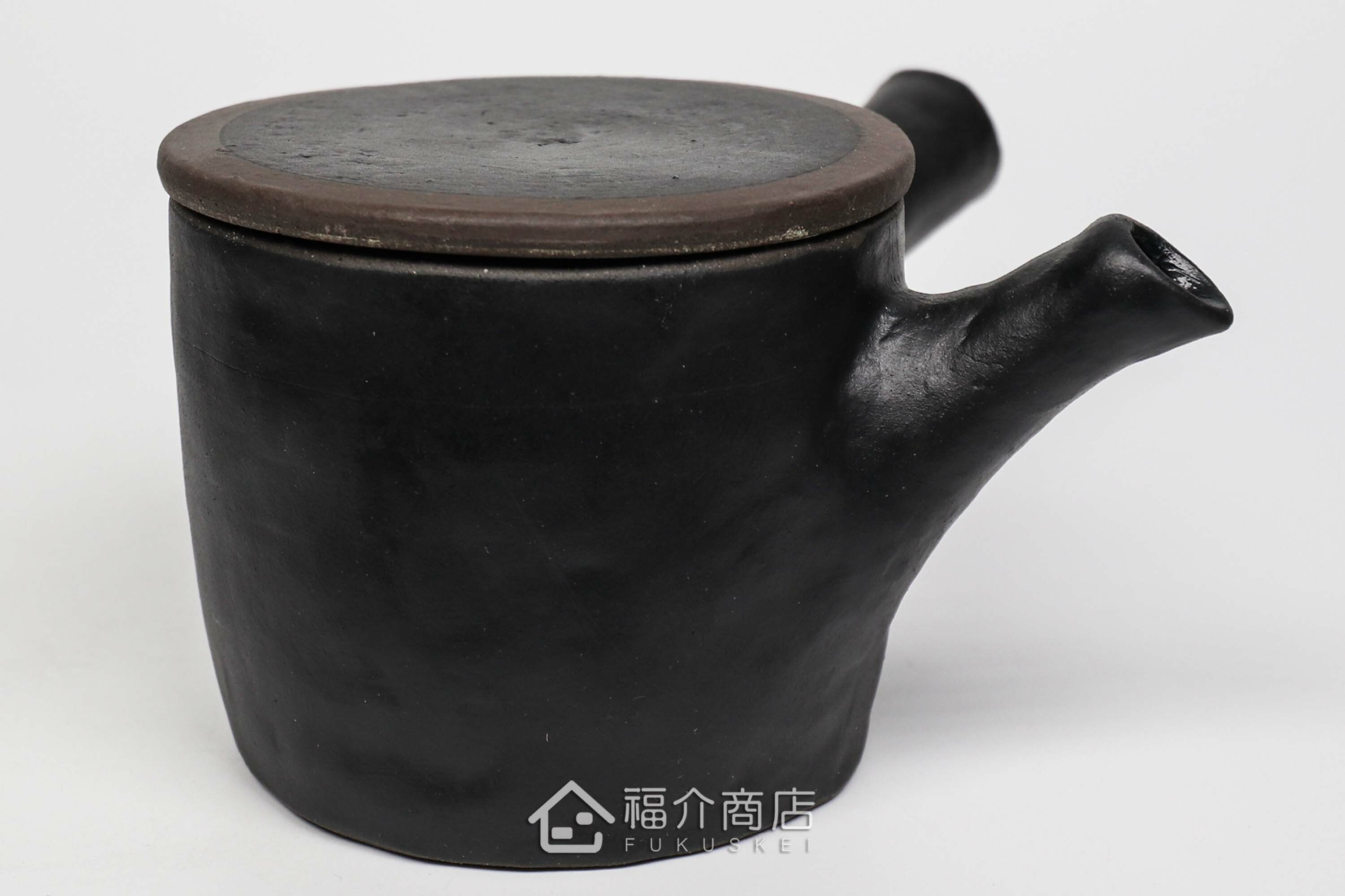泡茶用的黑色陶茶壺