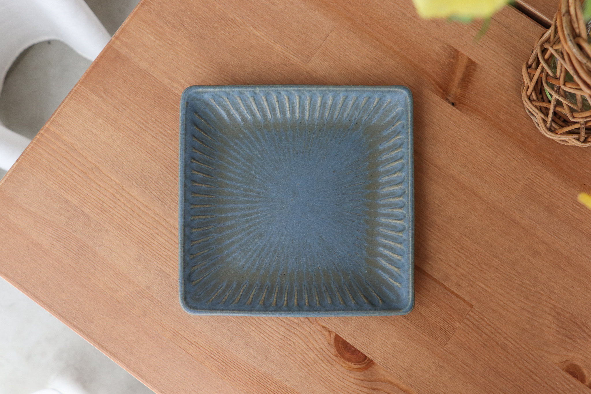 益子燒 青鏽釉 刻紋角皿