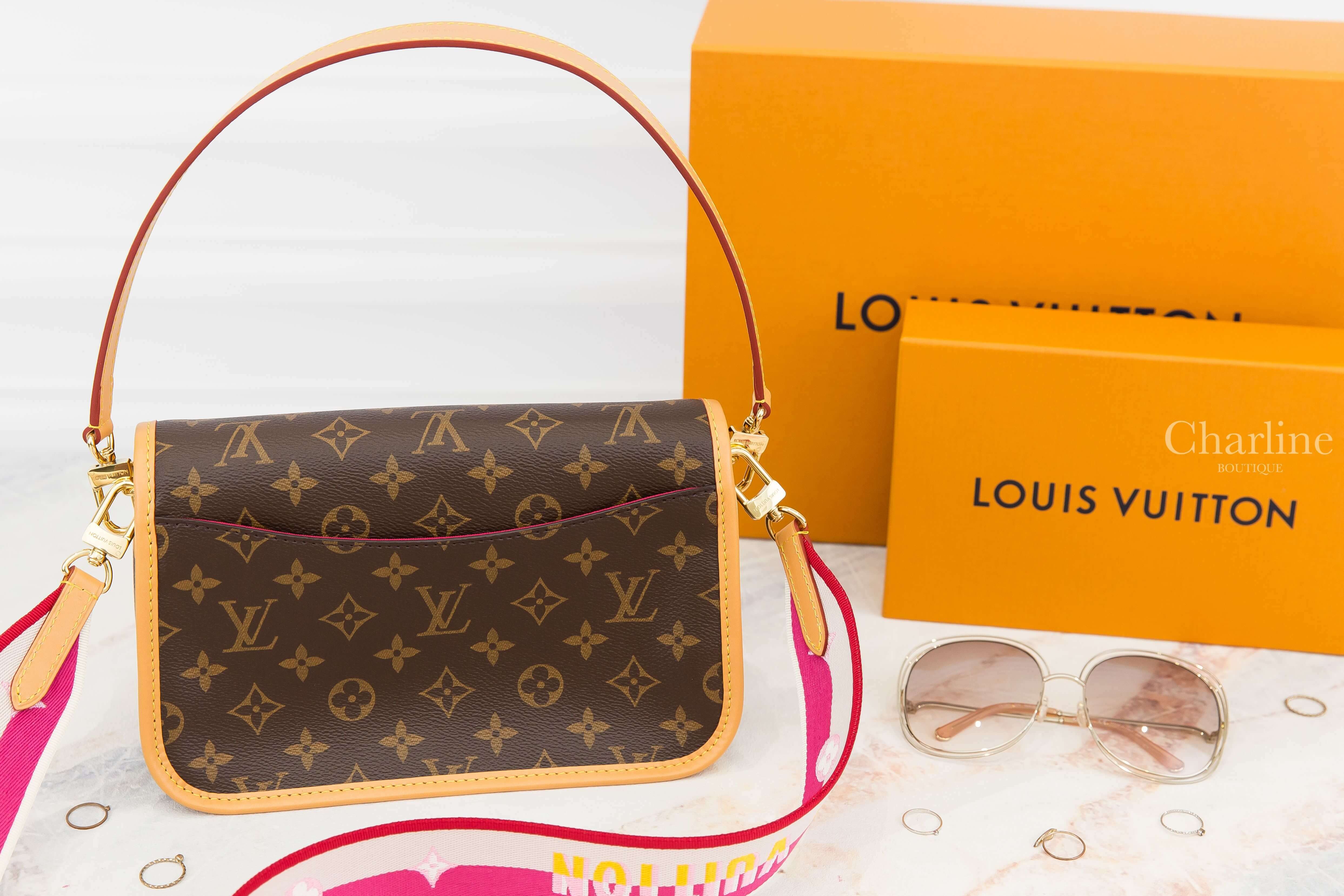 Louis Vuitton Diane 咖啡色老花帆布紫紅色刺繡白滾邊寬背帶小牛皮提把手提肩背包-Charline Boutique 精品代購