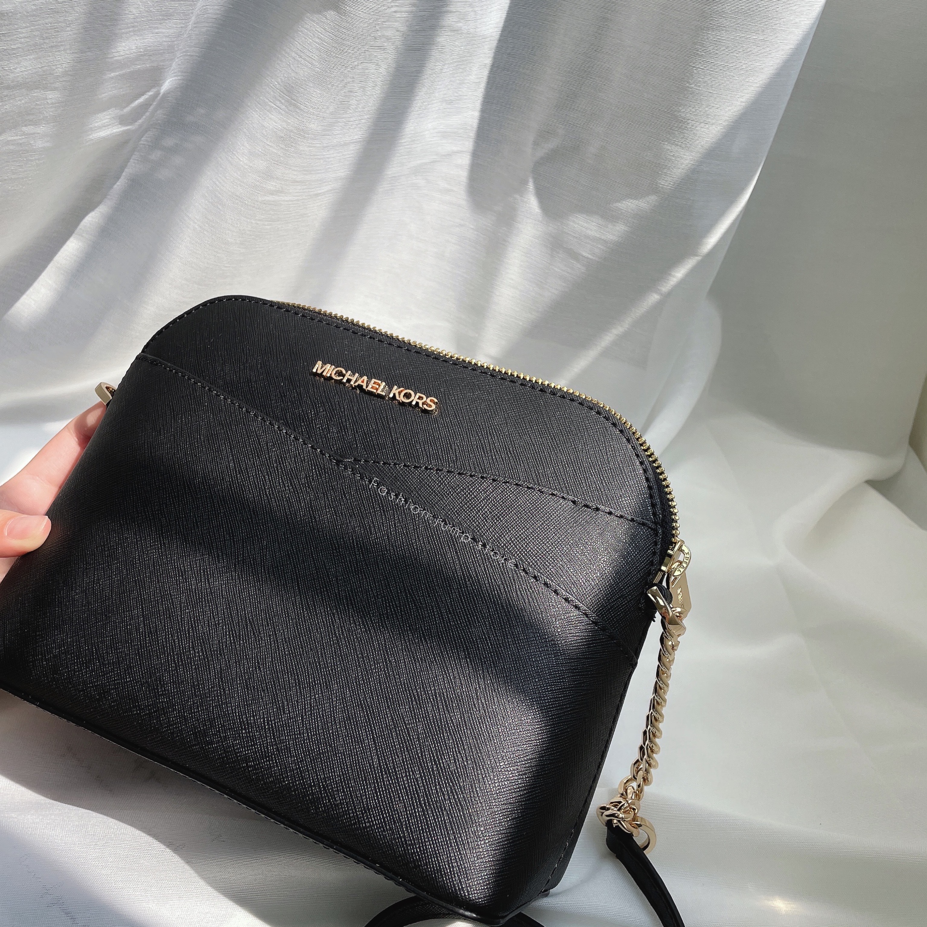 （現貨）Michael Kors 新版防刮交叉車線 斜背鍊包 貝殼包 黑