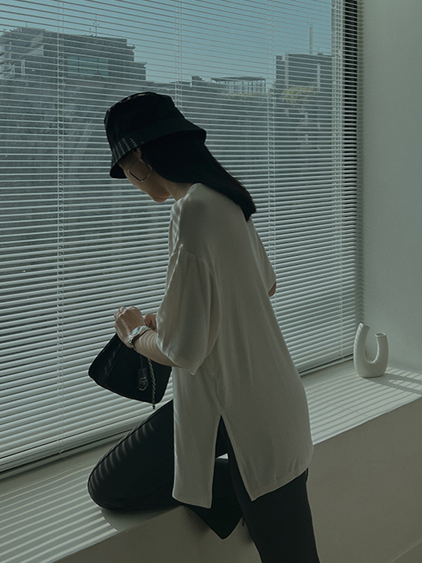 大U領似莫代爾上衣*4色