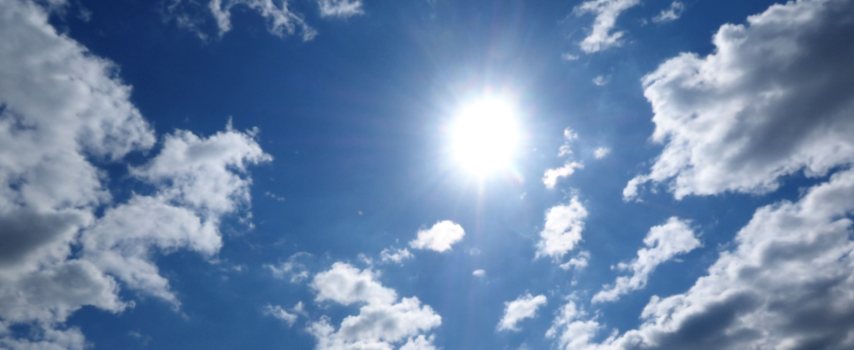 晴天白雲大太陽