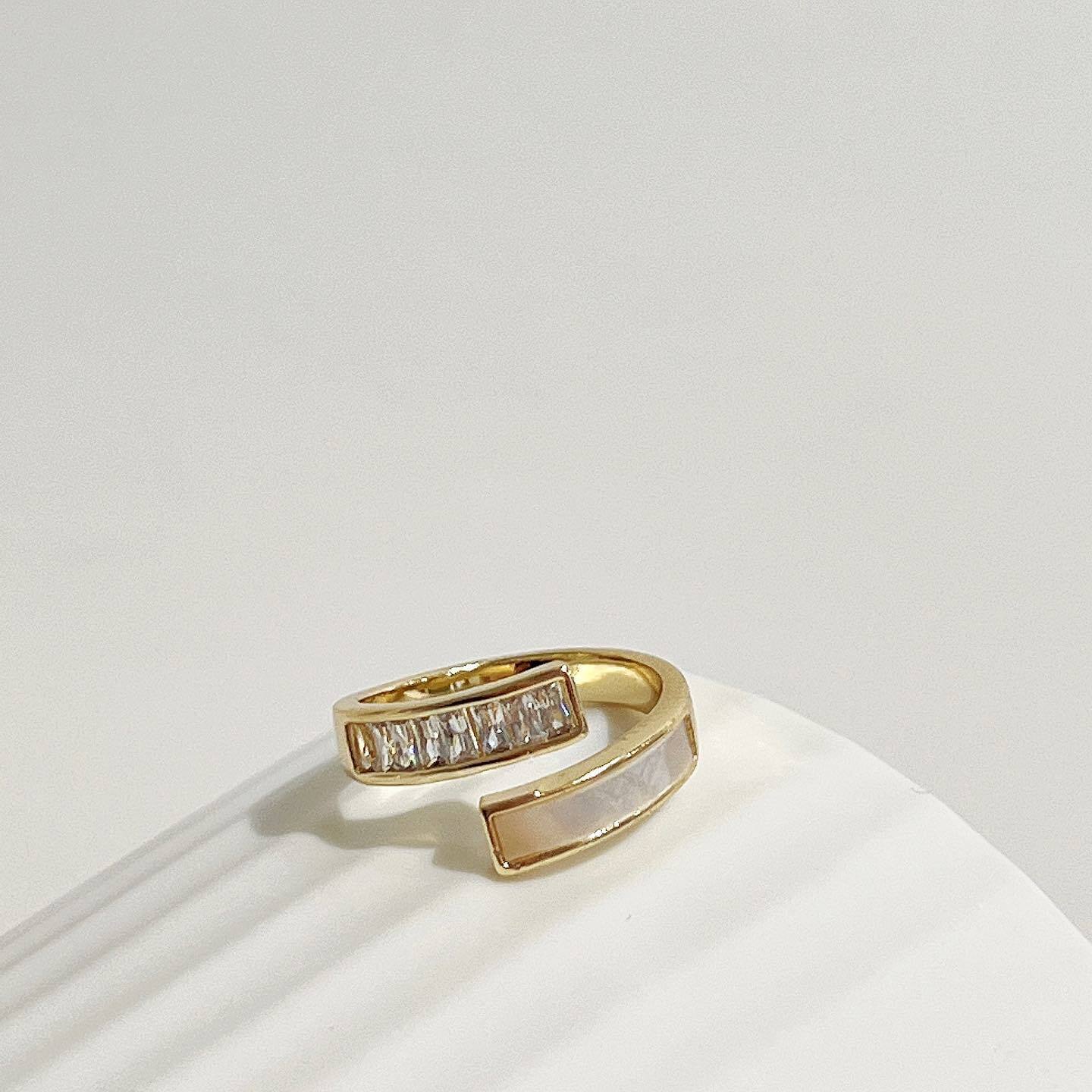 韓國貝殼鋯石交錯戒指