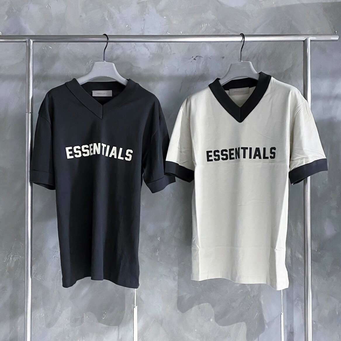 FOG Essentials 童款 V領正面字體Logo 短袖 T