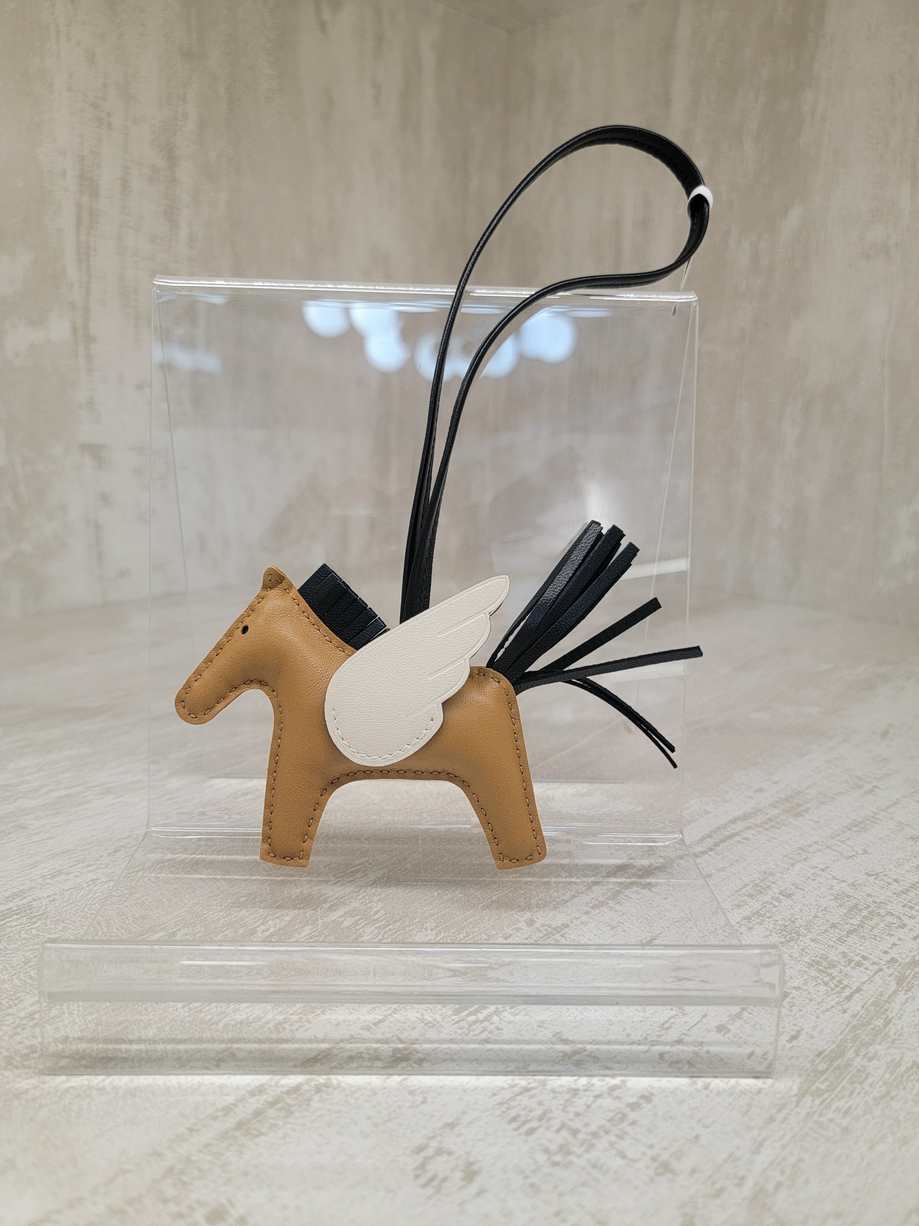 Hermes Rodeo PEGASE Sesame/NOIR/Nata PM size 飛馬芝麻/黑色/奶油白