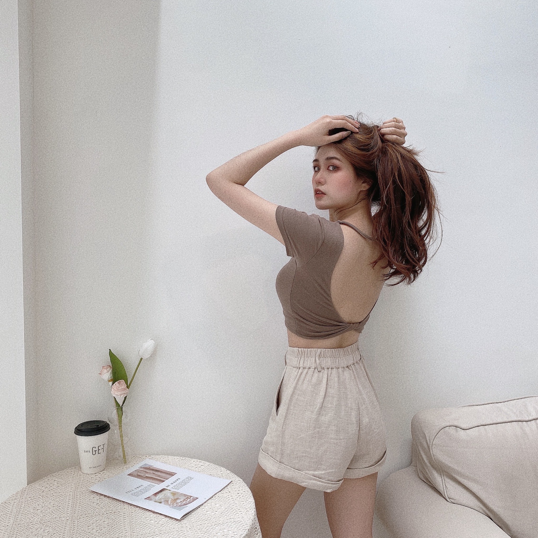 回頭率極高厚墊露背上衣/四色