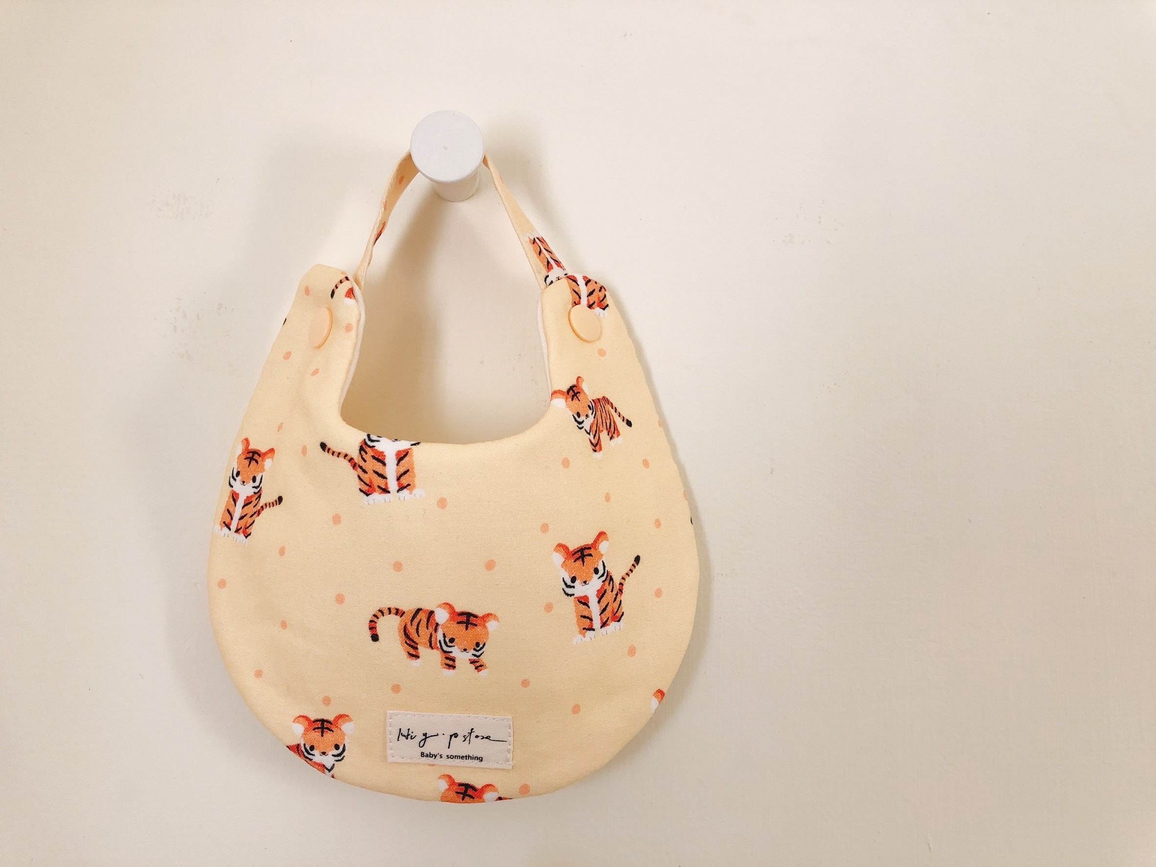 Hi Y.P store-手作圍兜-淘氣小虎