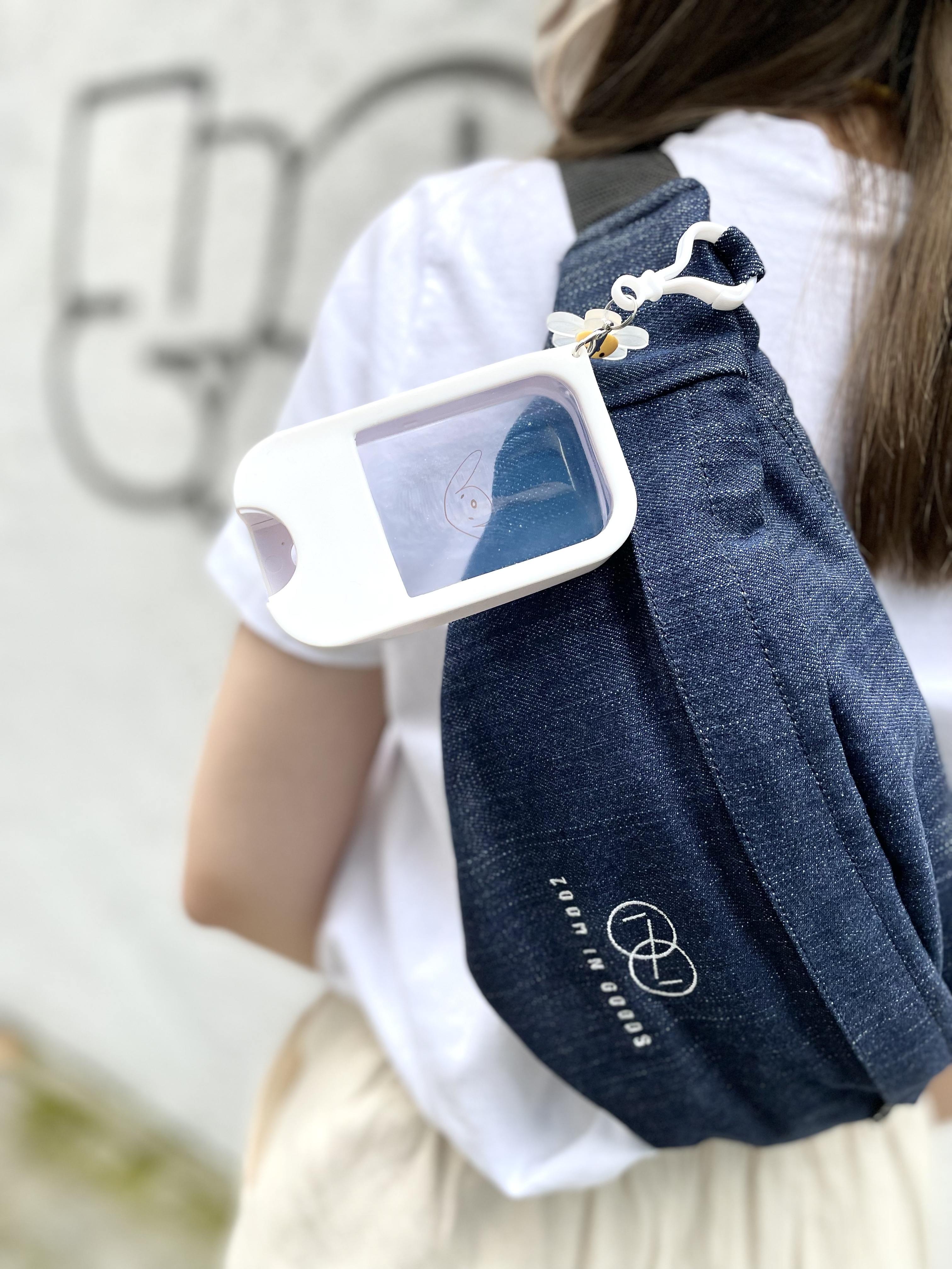 Zoom in goods 藍色牛仔丹寧布腰包款