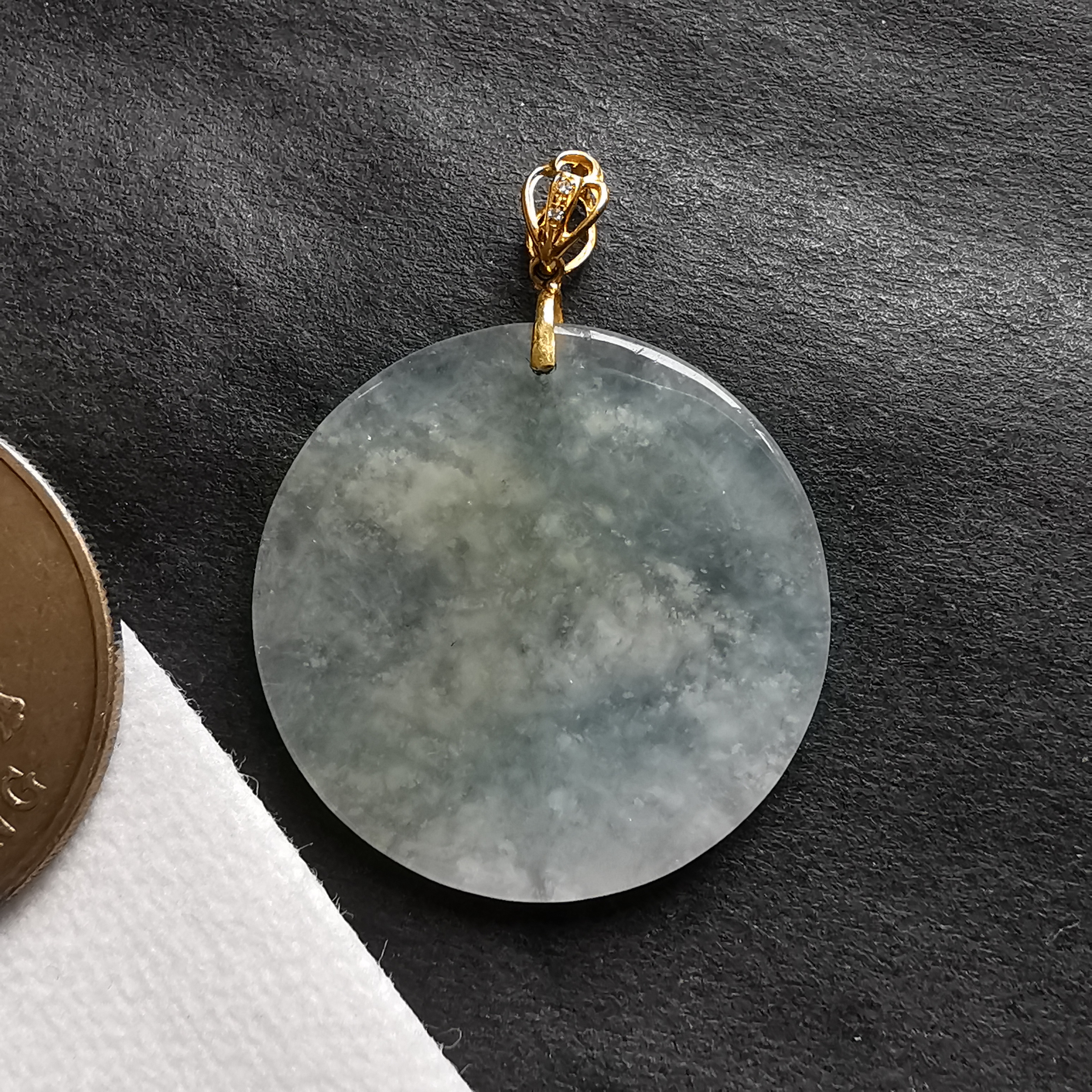 冰白圓牌+18K金扣吊墜 (25.5mm直徑), 天然翡翠A玉, 緬甸玉, Jade, Jadeite