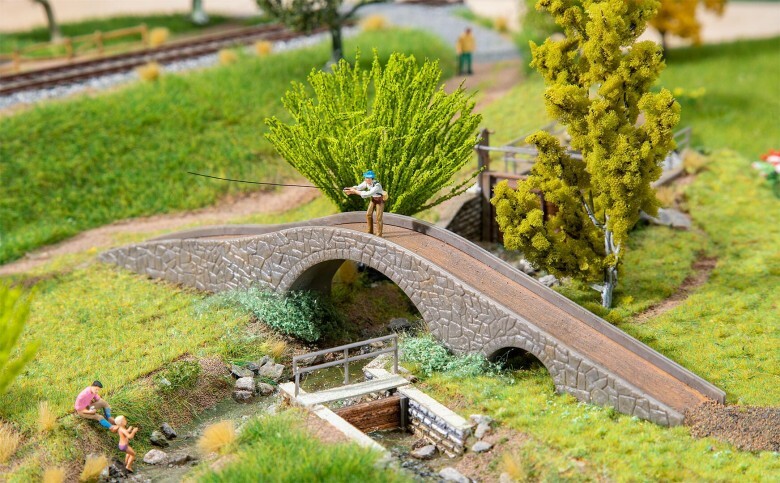 Faller 120526 HO scale, 2 Footbridges