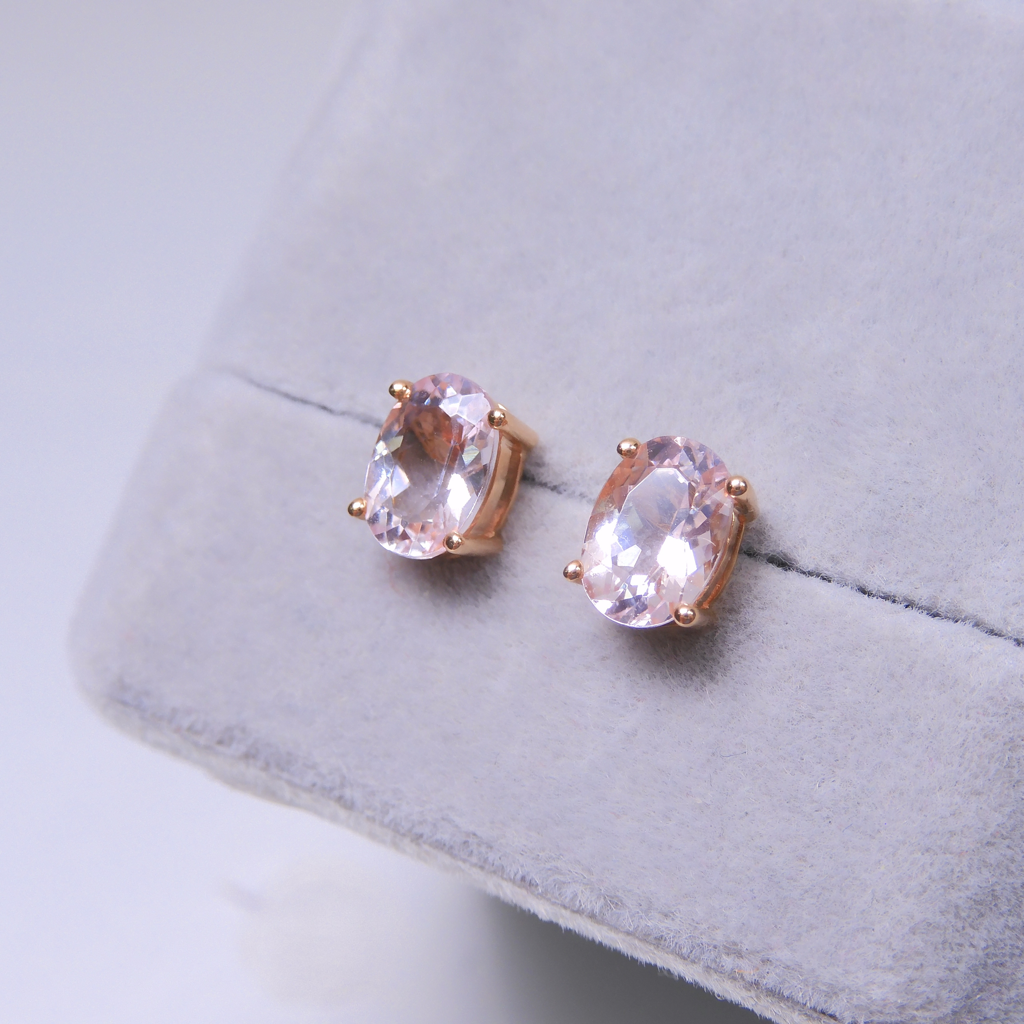 18K金 1.46ct 摩根石耳釘