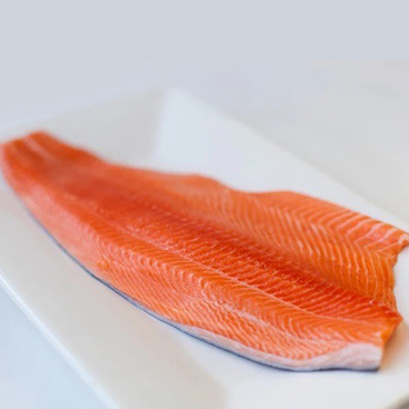 艾卡蘿精品帝王鮭魚片-半隻(1kg ± 5%)