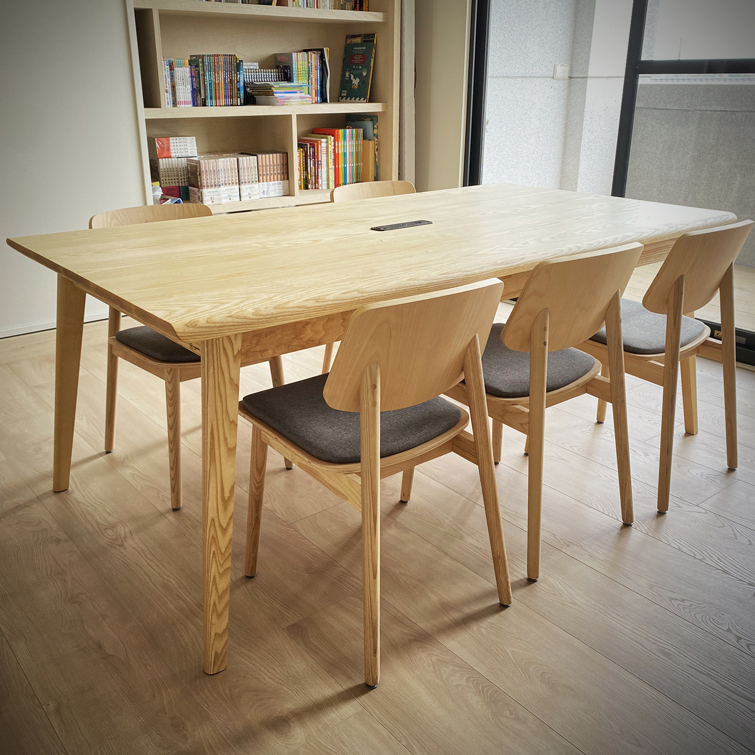 浮日-梣木全實木懸浮餐桌|可訂製