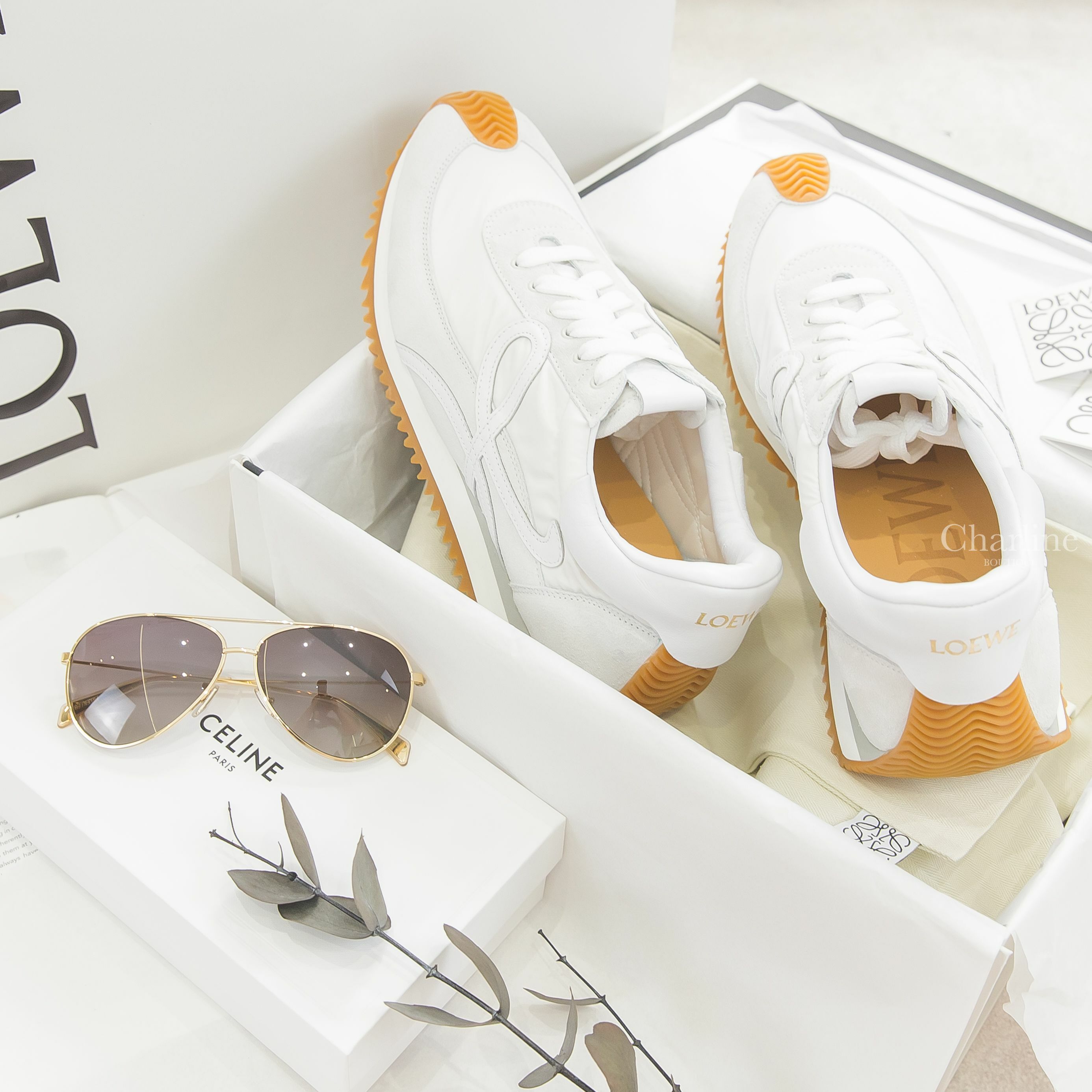 Loewe Flow Runner In Nylon And Suede 白色尼龍拼麂皮棕色鞋底運動鞋,Celine Sunglasses 灰褐色漸層金屬飛行員邊框太陽眼鏡附棕褐色肩背包兩件組-Charline Boutique 精品代購