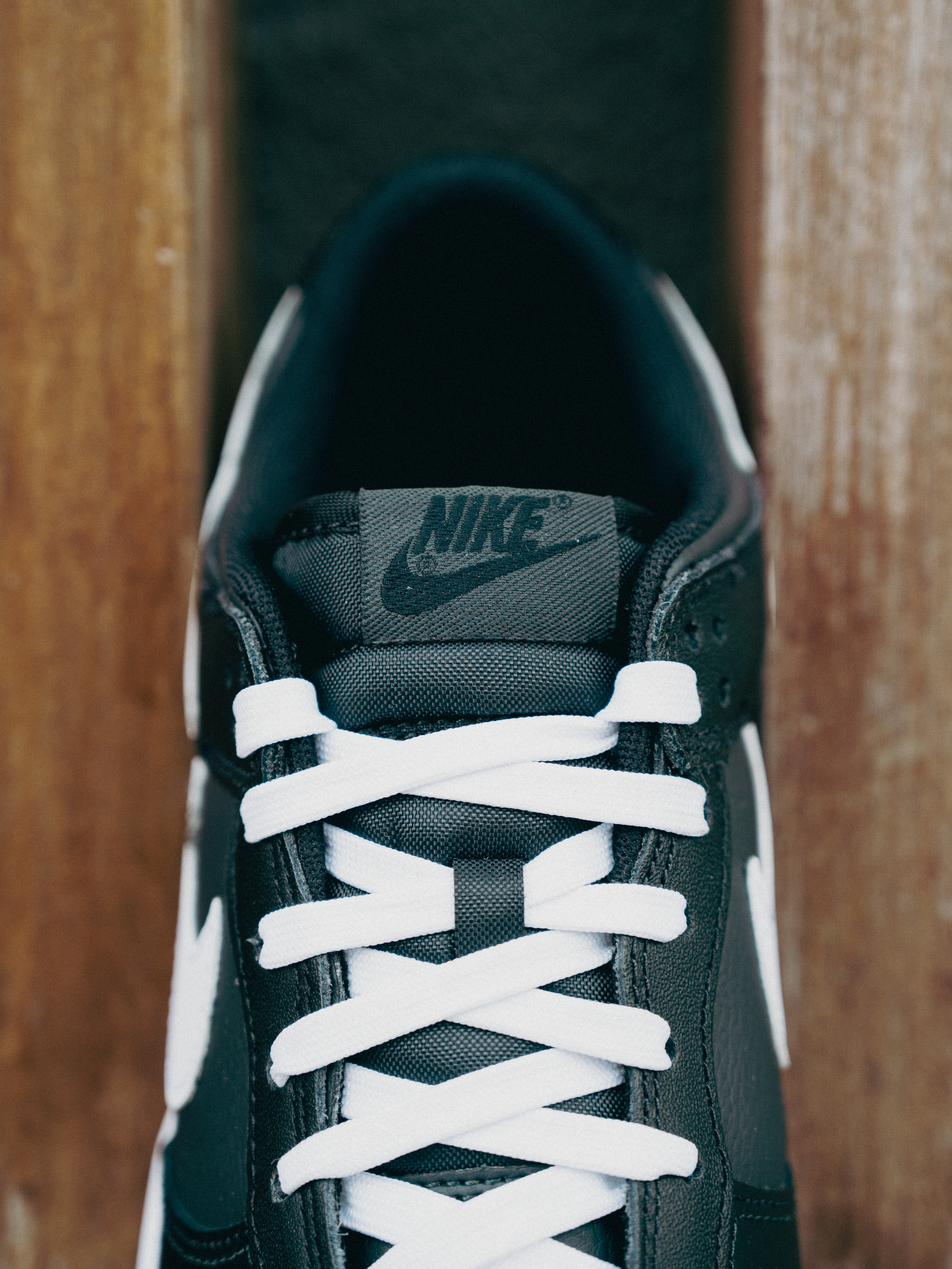 dunk low black & white