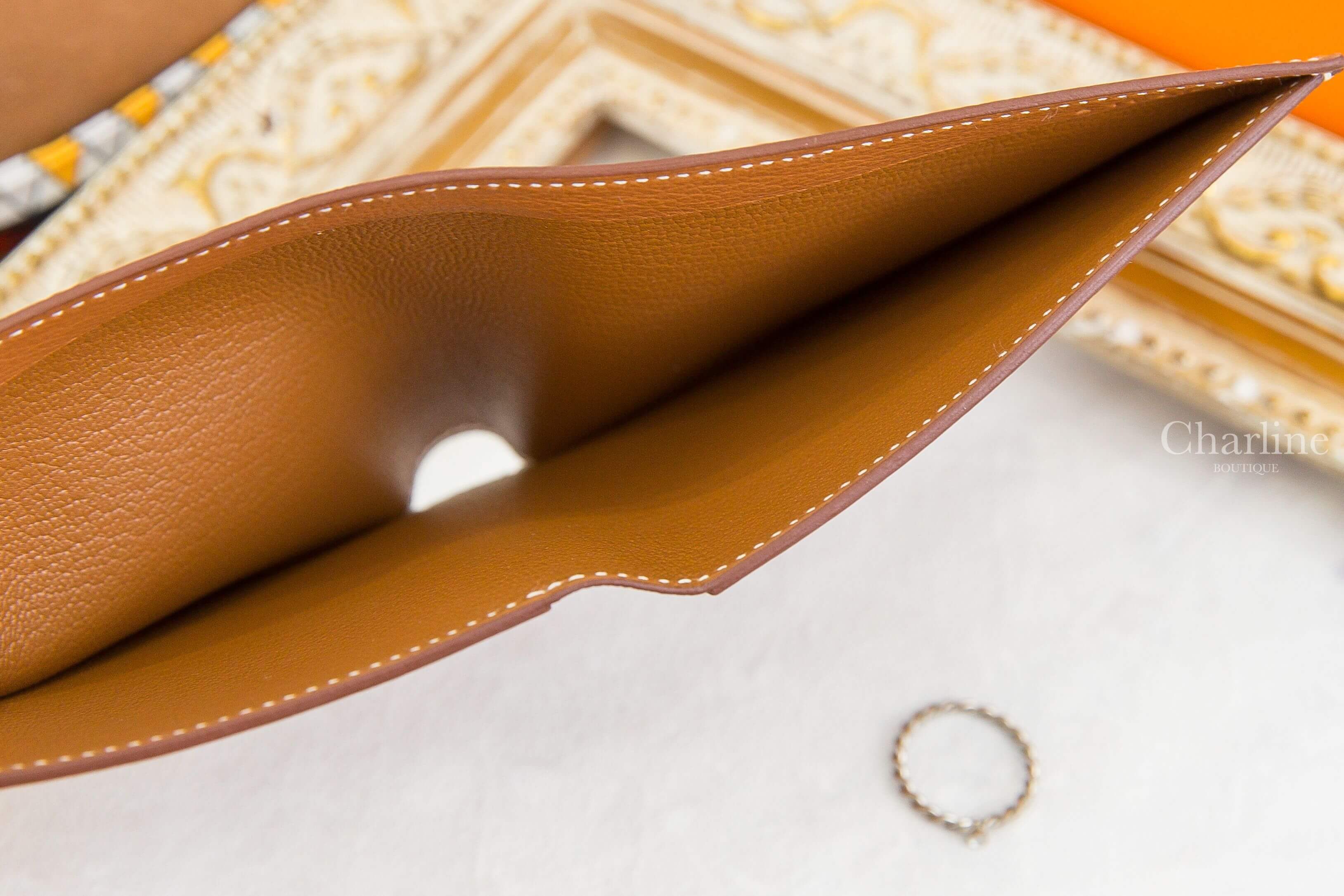 Hermès MC² Copernic Wallet Z刻焦糖色短夾-Charline Boutique 精品代購