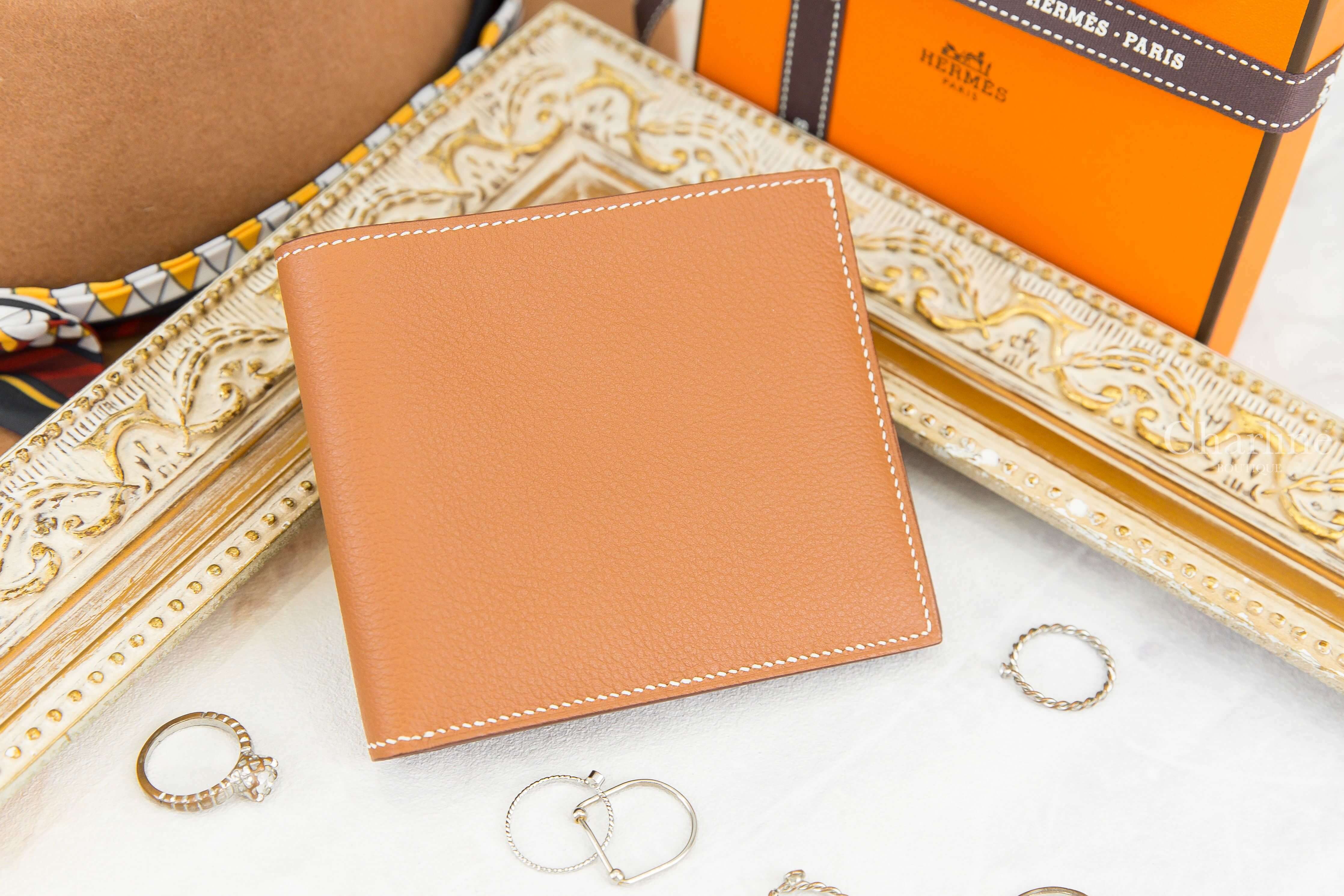 Hermès MC² Copernic Wallet Z刻焦糖色短夾-Charline Boutique 精品代購