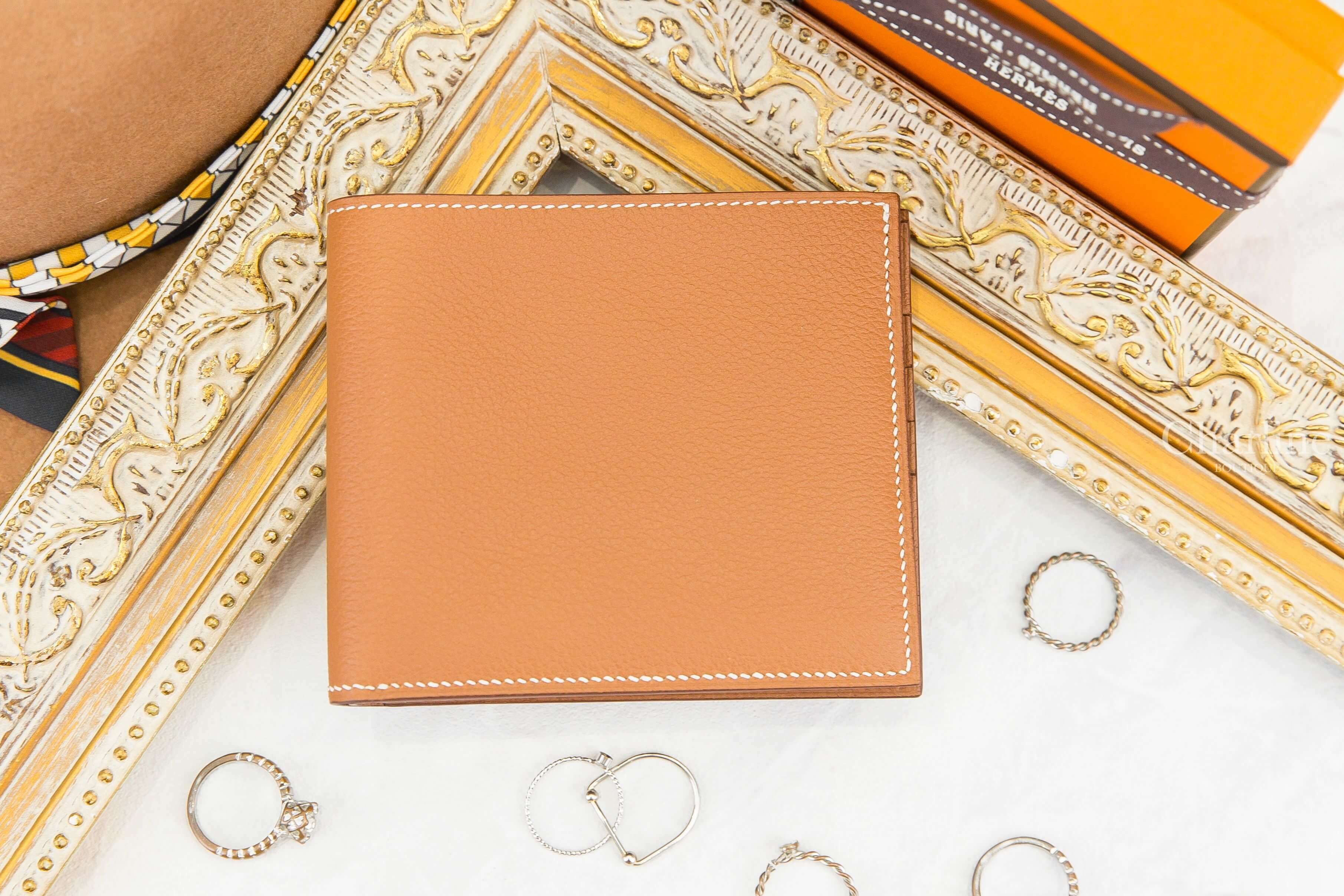 Hermès MC² Copernic Wallet Z刻焦糖色短夾-Charline Boutique 精品代購