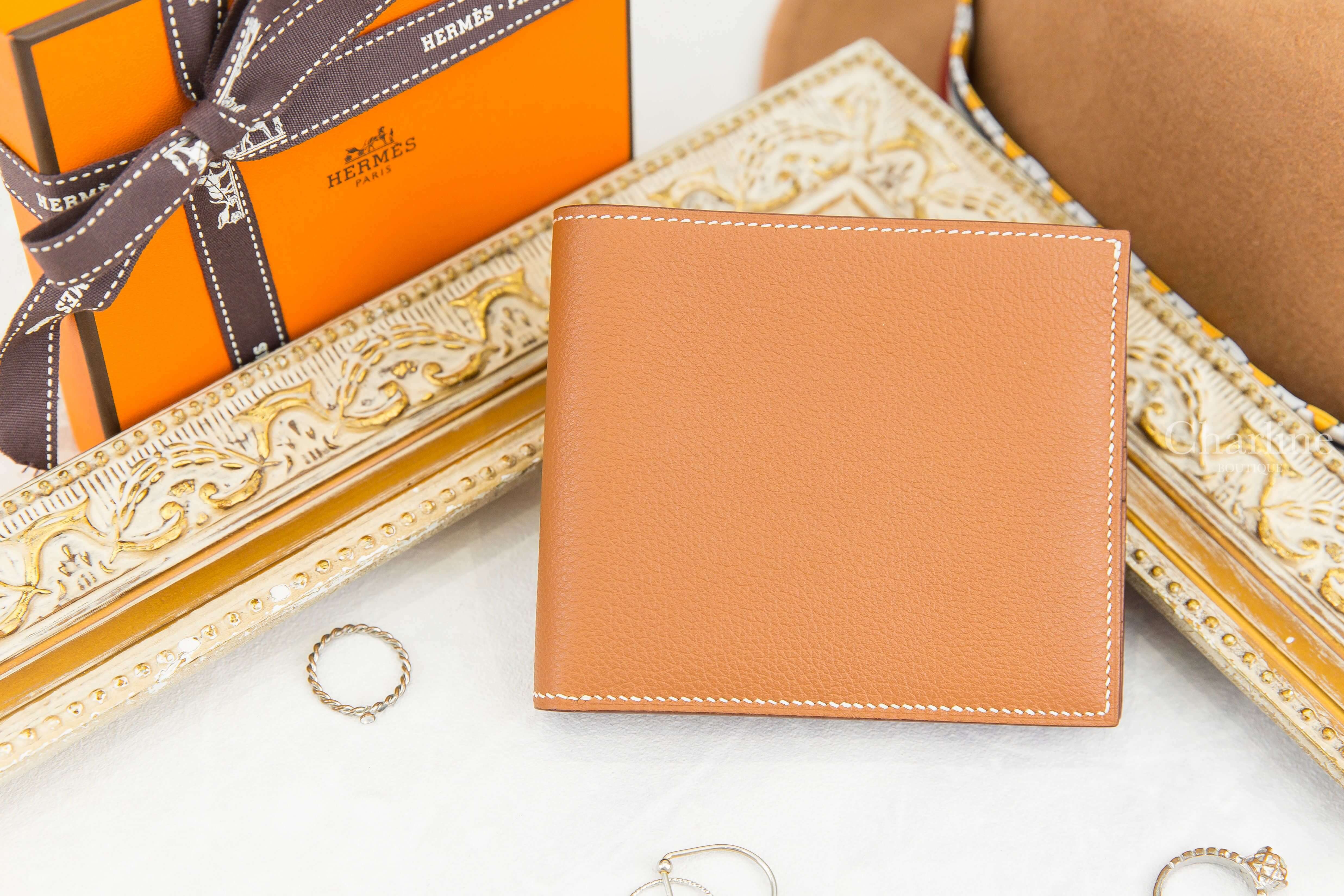 Hermès MC² Copernic Wallet Z刻焦糖色短夾-Charline Boutique 精品代購