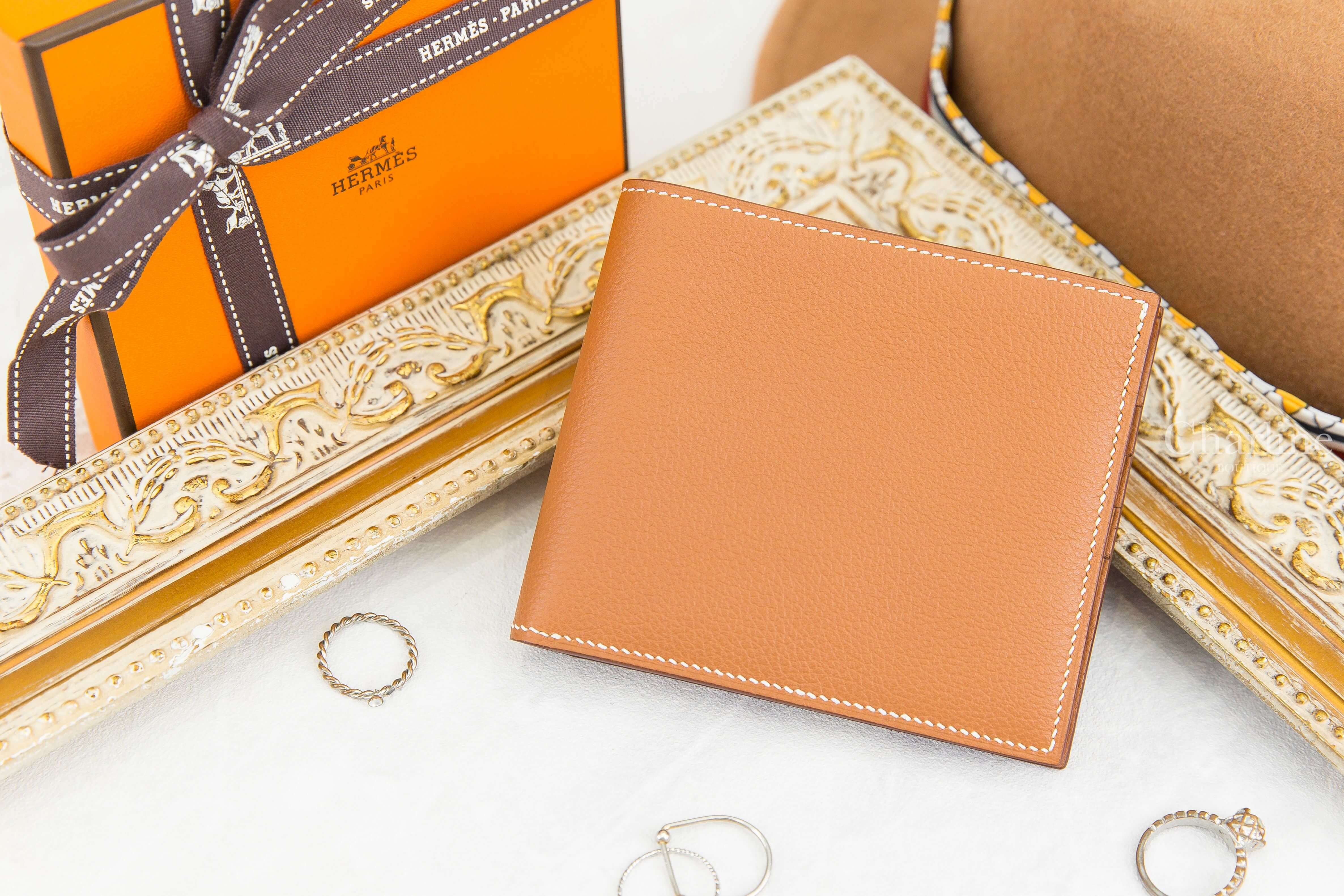 Hermès MC² Copernic Wallet Z刻焦糖色短夾-Charline Boutique 精品代購