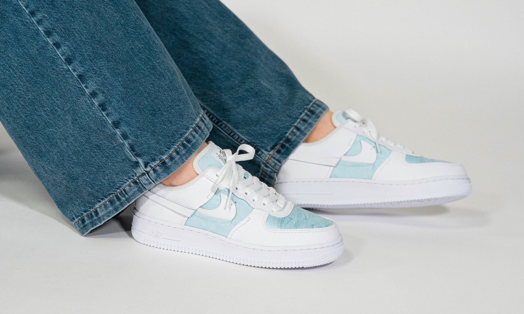 Nike Women's Air Force 1 LXX Glacier Blue/White-Black - DJ9880-400