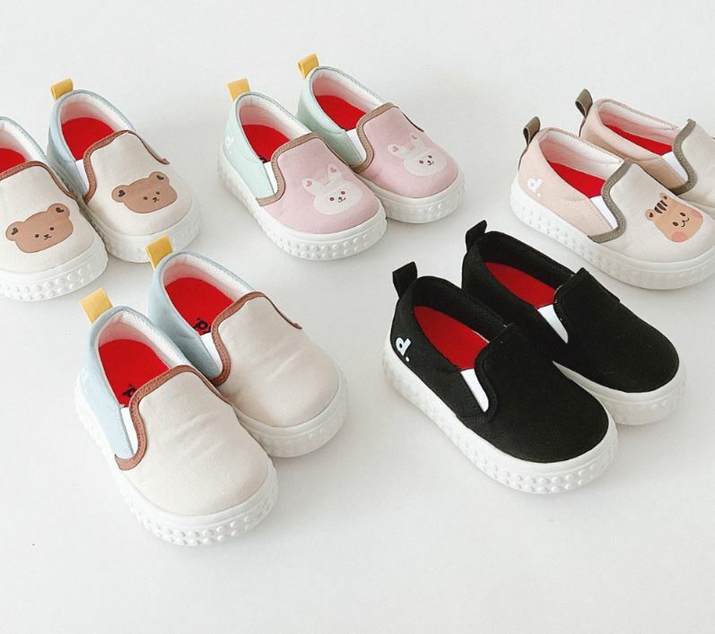 Dot to Dot 百搭Slip On