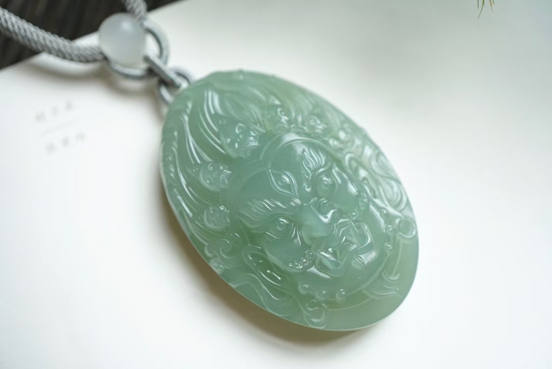 和田玉粉青“大黑天守護神”掛件, 天然和田玉軟玉