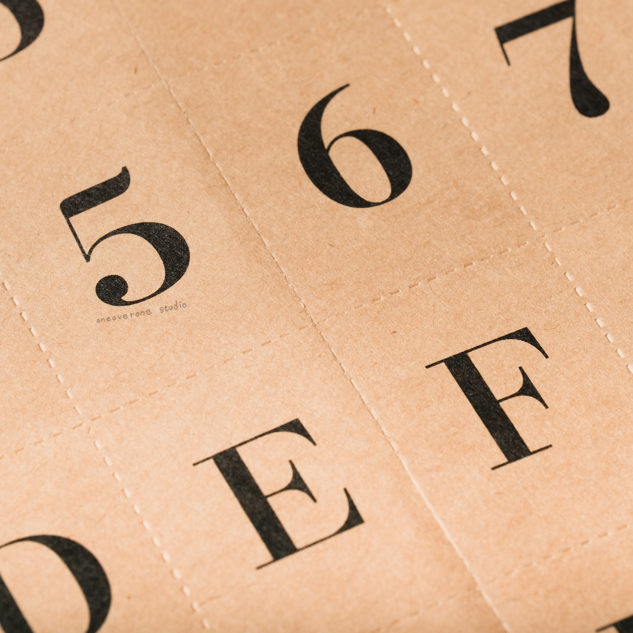 自己撕小小紙片(字母以及數字版本)/一分之一工作室/臺灣