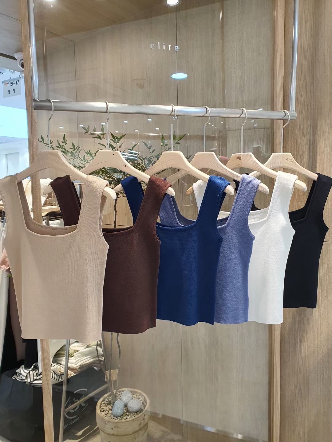 [23/4LIVE]APRT2213 粗帶方領背心