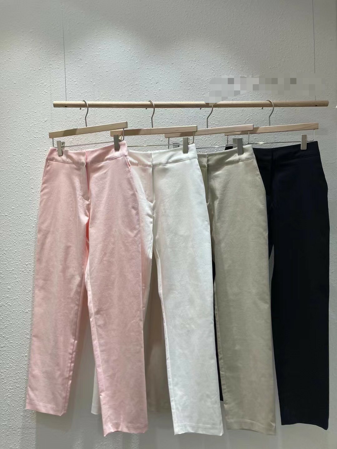 2205009隱藏釦質感休閒薄款褲