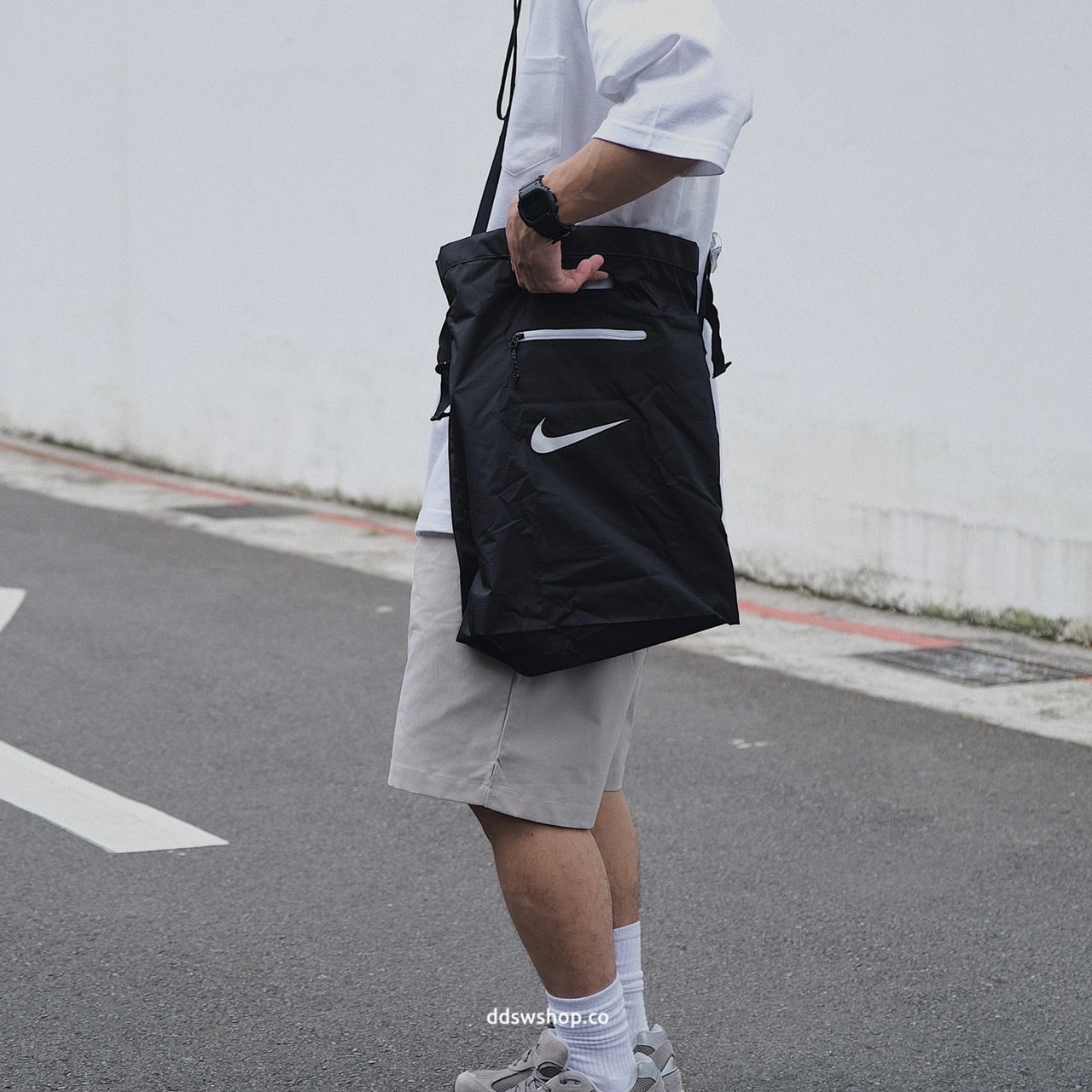 Nike Stash Tote Bag 斜背包 托特包 手拿包 尼龍 黑色 DD1357-010