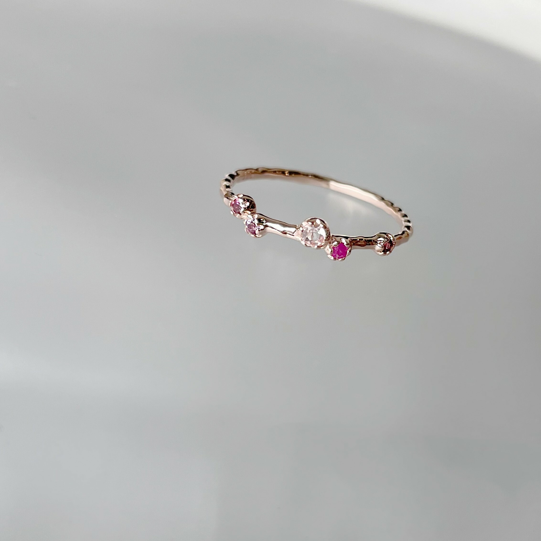 不規則小花紅色寶石戒指