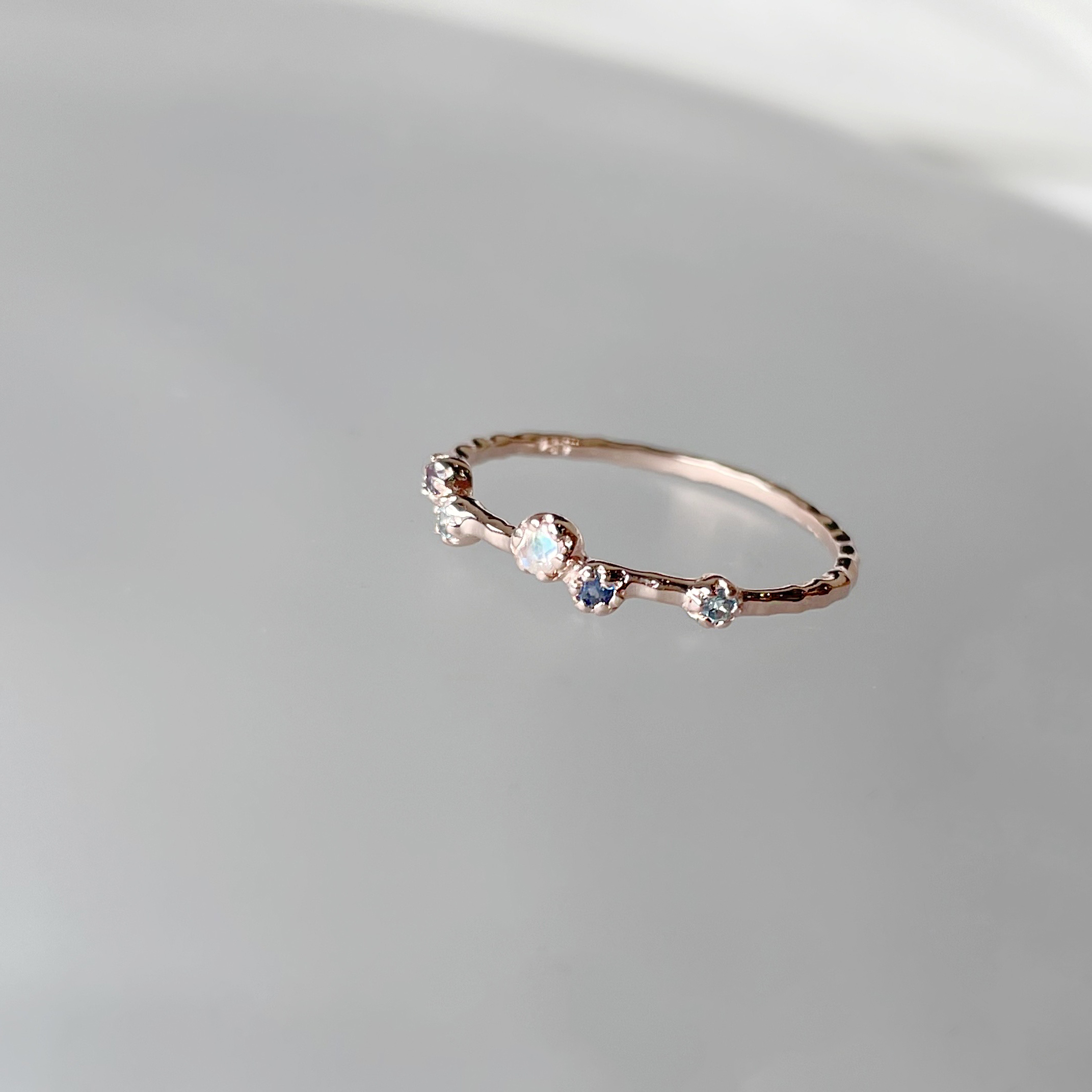 不規則小花藍色寶石戒指