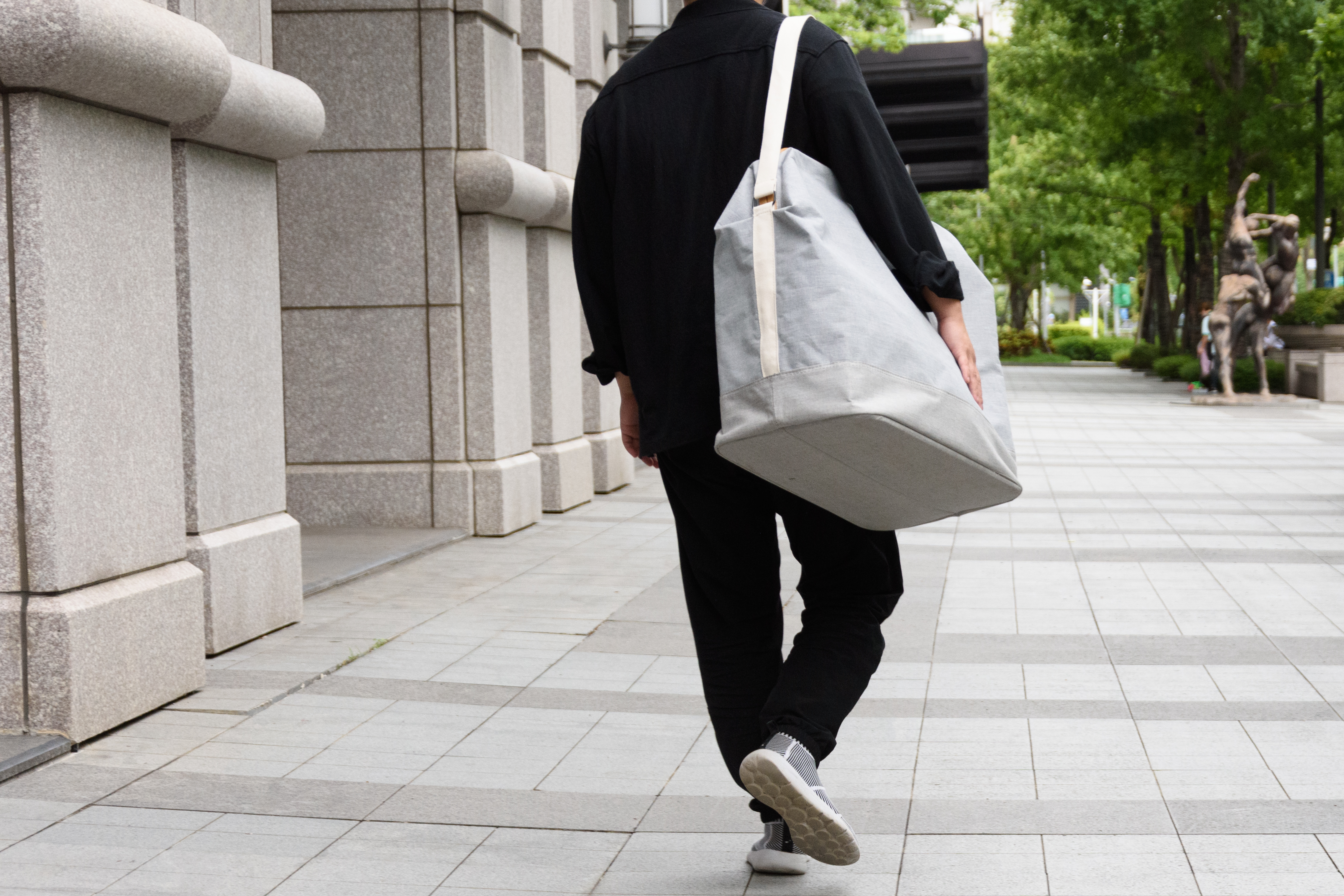 Uroki 髒衣收納包 容量大,可裝足一周的衣物,一同帶出送洗