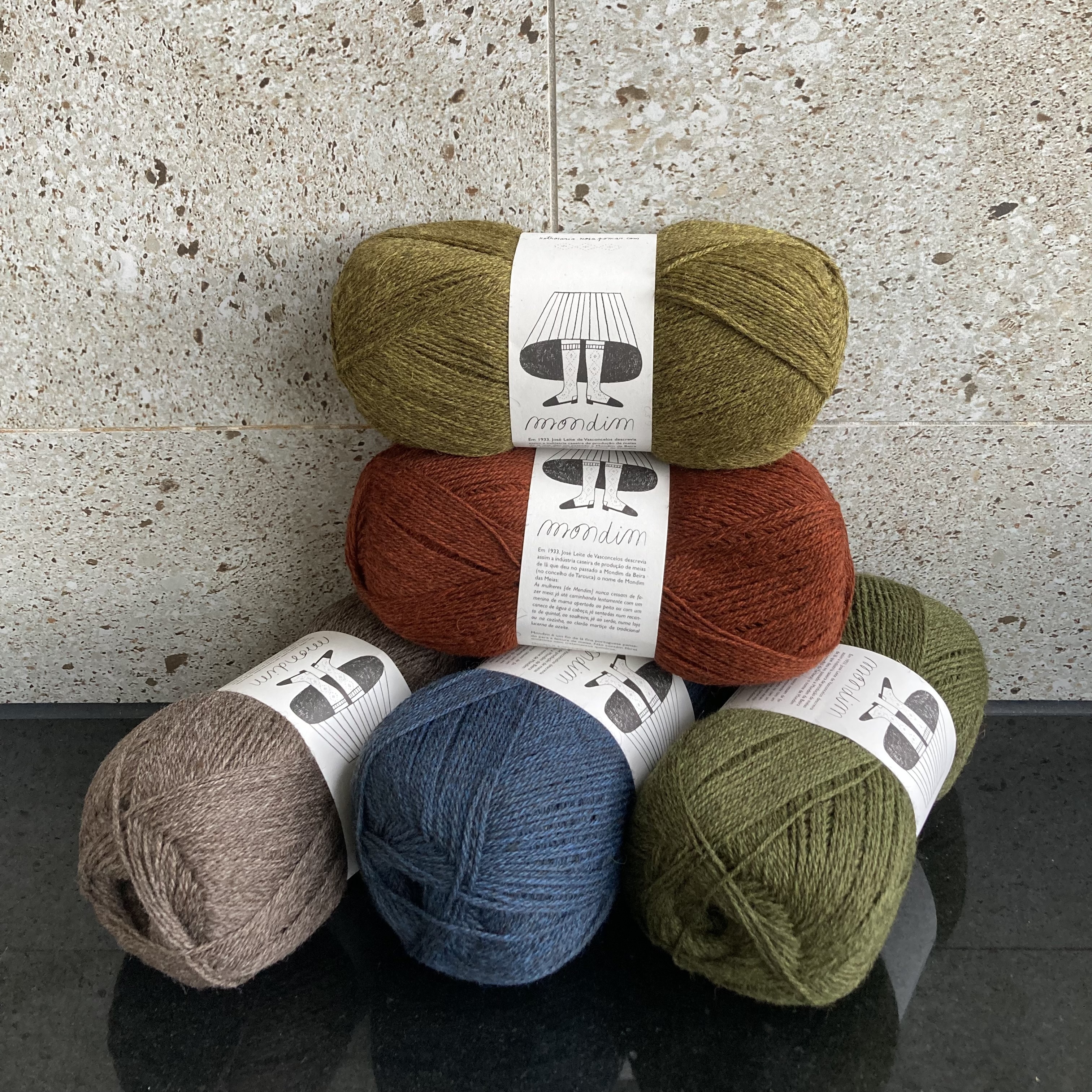 [Retrosaria ROSA POMAR] Mondim 羊毛素襪線