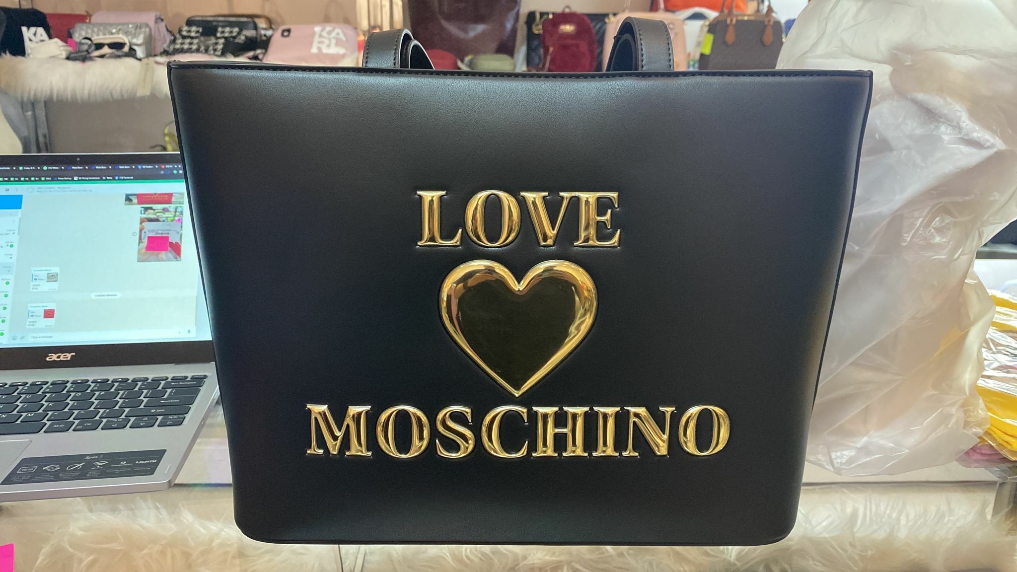 [S] LOVE MOSCHINO WOMENS TOTE HANDBAG SHINY PADDED HEART, NERO JC4051PP0CLF0000, 8051578894463 (SLM37)