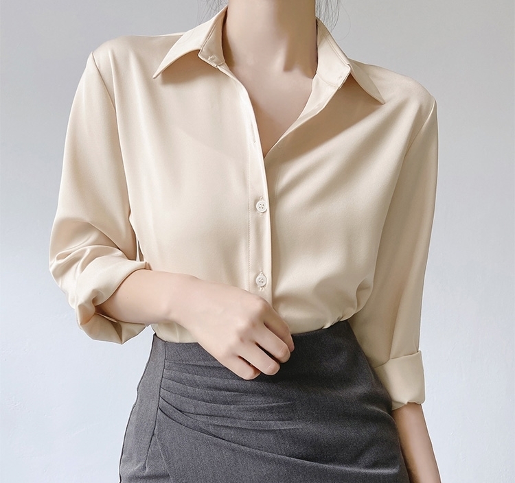 Merrill Silky Long Sleeve Collared Shirt - Champqgne