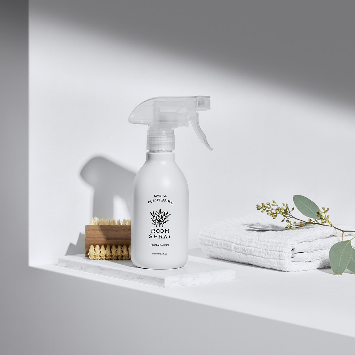 APOMAN 驅蟲少年® : 居家精油空間噴霧 (印楝白茶樹) / 一瓶噴全家 (輕鬆一噴！不用擦拭，就能淨化空間！除臭～) <好累喔～不想打掃嗎？那就買這個！> #涼感清新 #室內淨化 #懶人專用