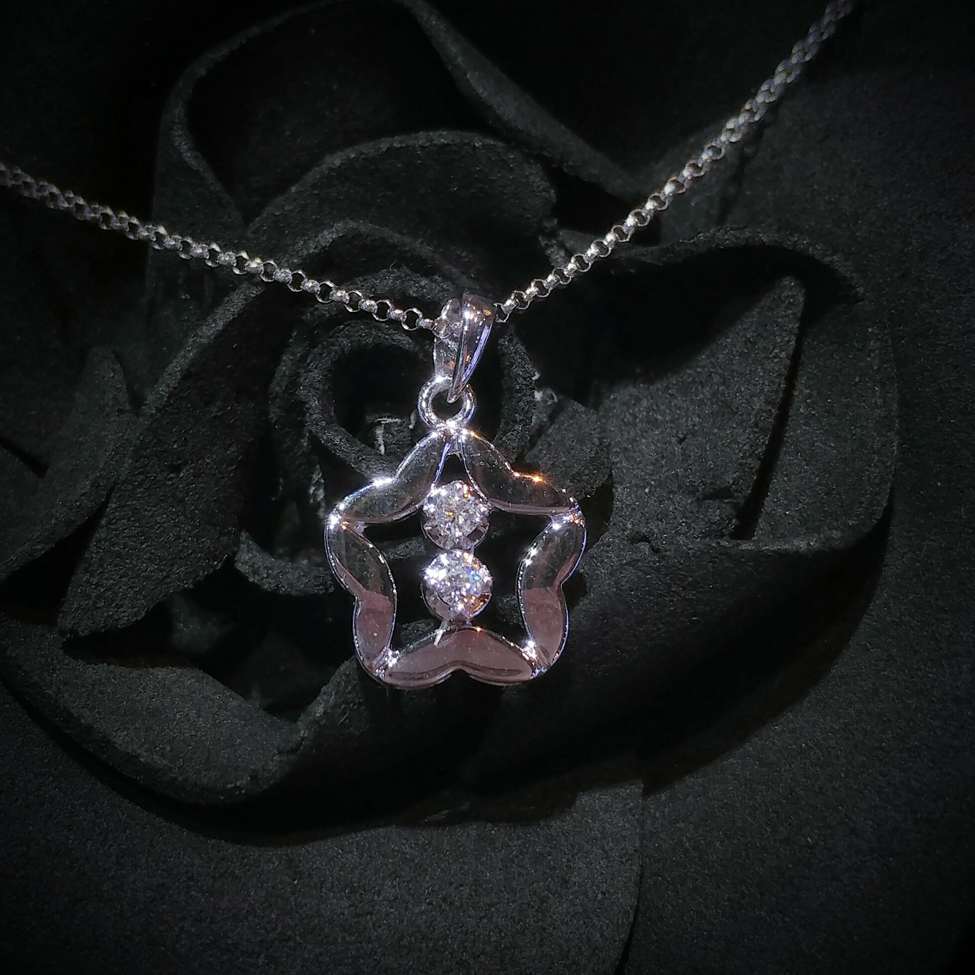 14K White Gold 0.09ct Diamond Pendant