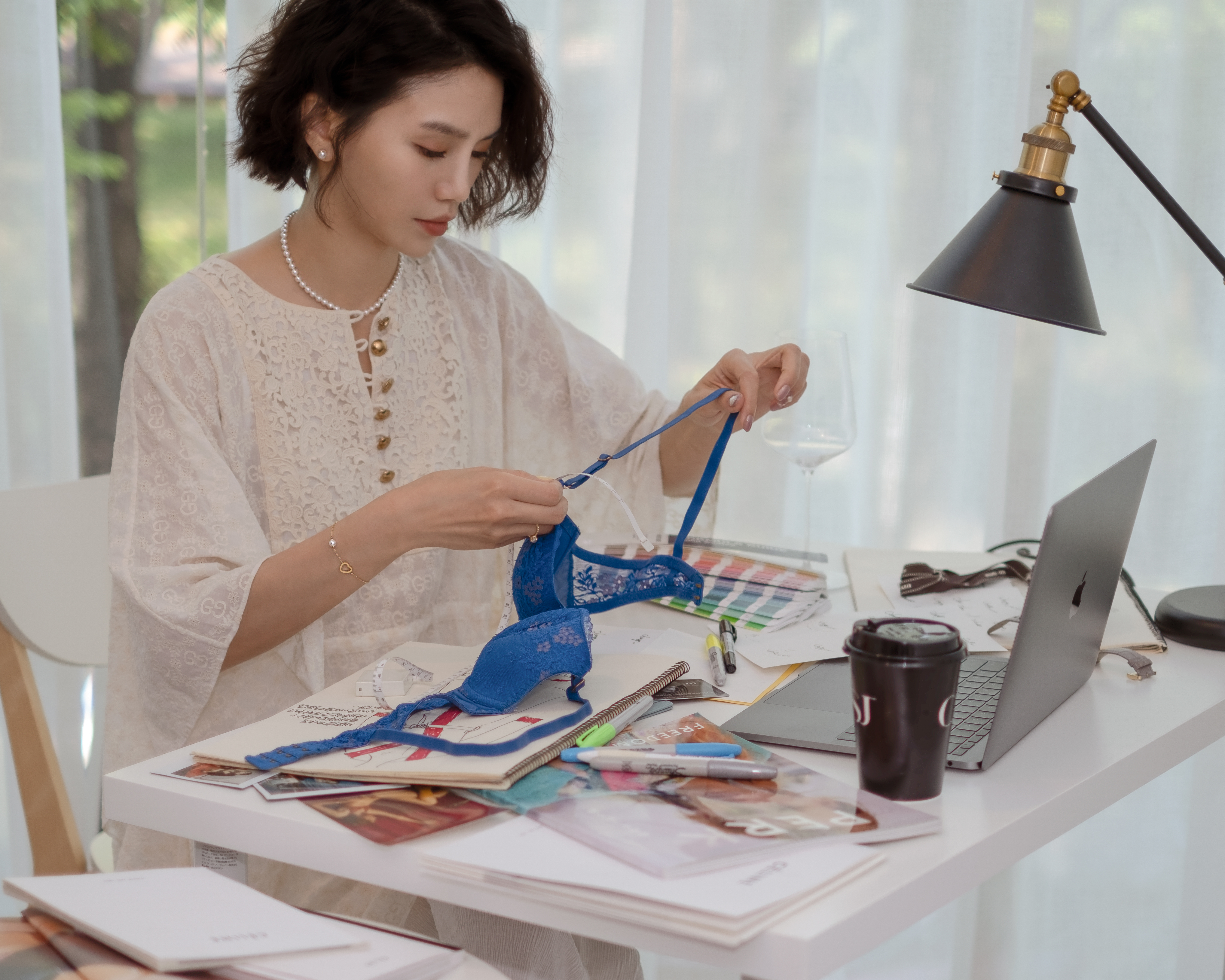 母親節訪問(,)珍珠項鍊(,)母親節禮物(,)職業婦女(,)內衣設計