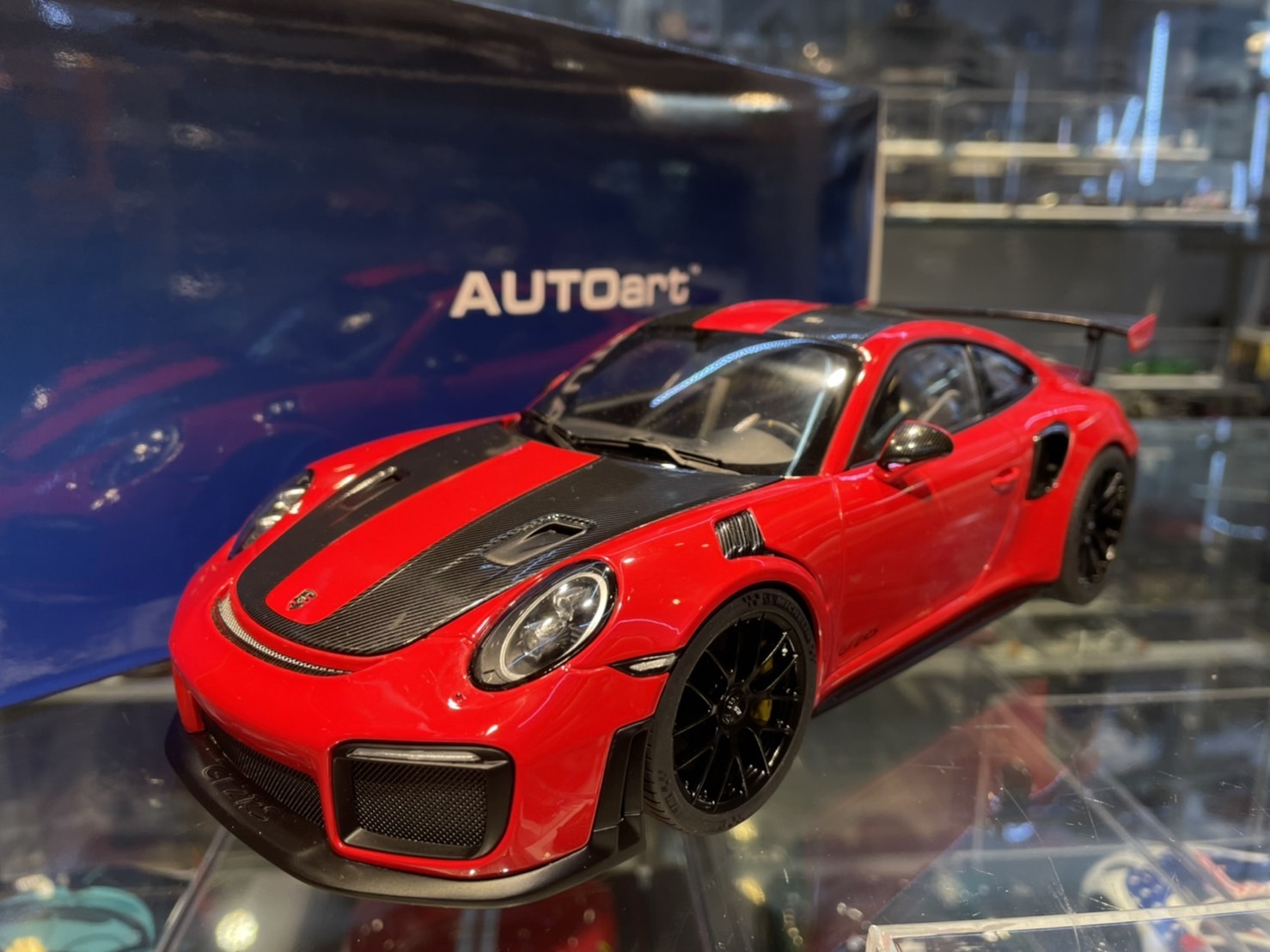 AutoArt 78173 Porsche 911 GT2 RS Weissach Package 1/18