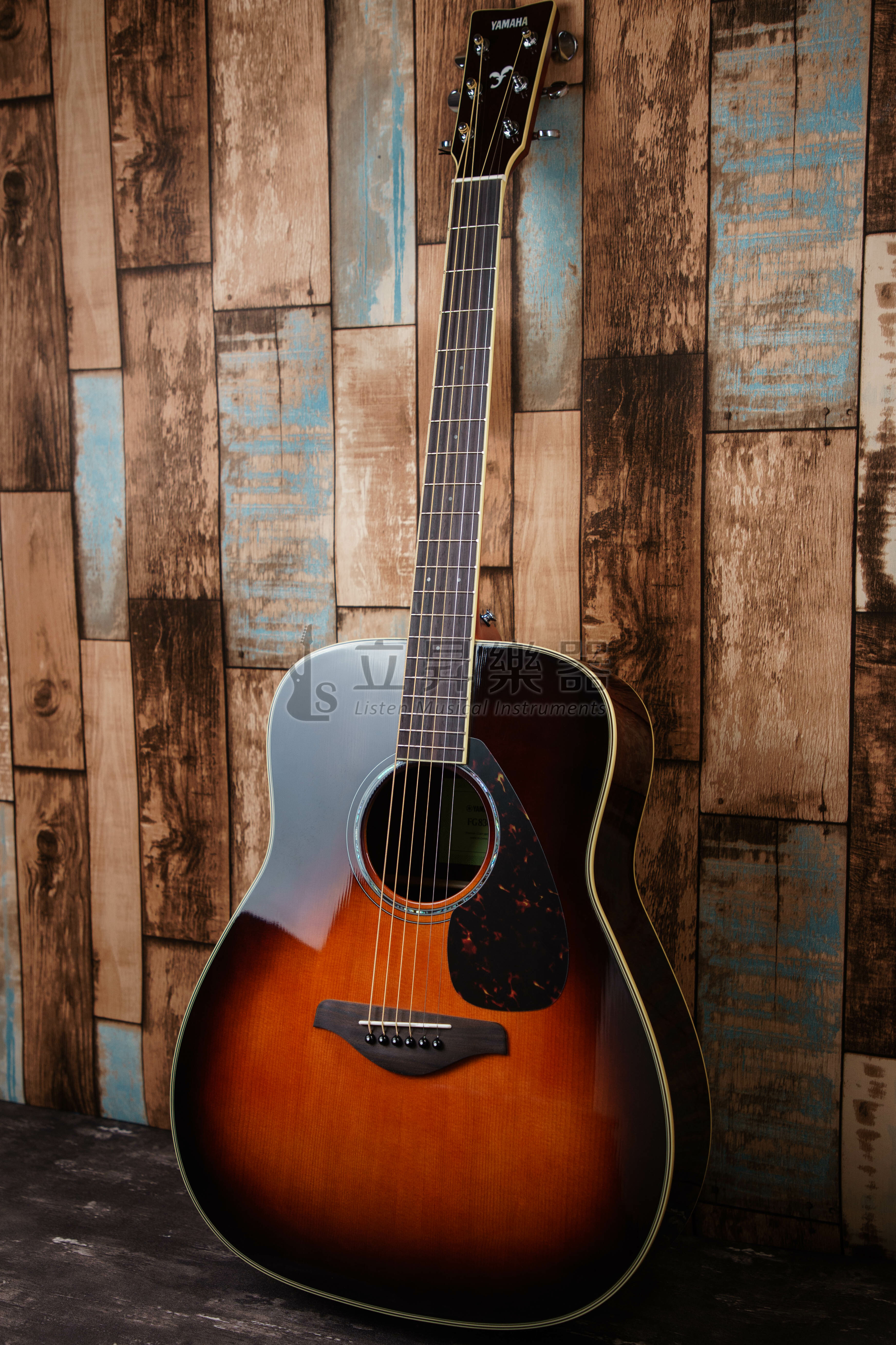 YAMAHA FG830 系列 雲杉木面單板 玫瑰木側背板 全新扇形音樑支撐設計 附原廠琴袋 ｜ NT 原木色 / TBS 菸草咖啡夕陽漸層色