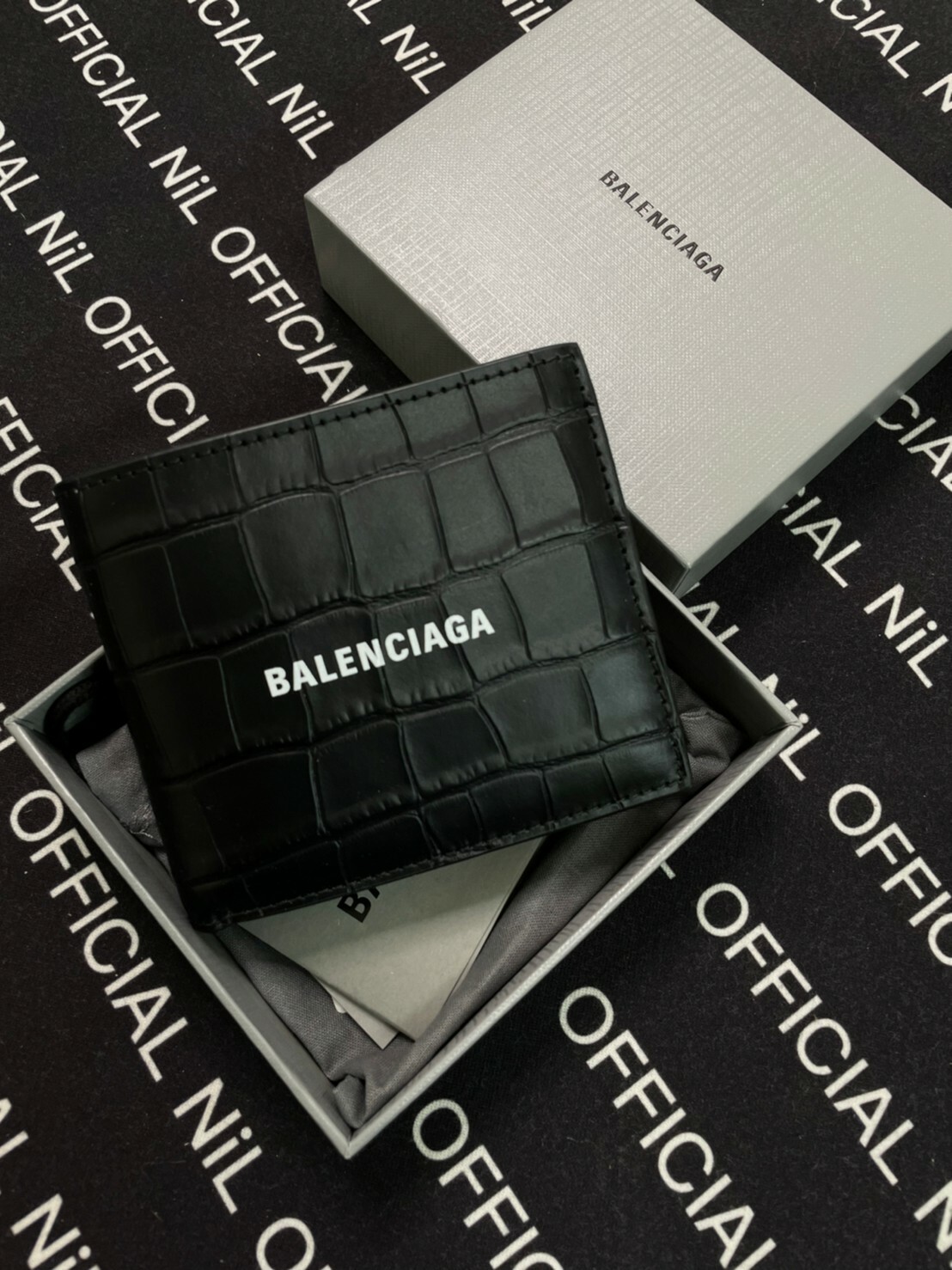 Balenciaga 黑白Logo 鱷魚紋皮革短夾 零錢袋款