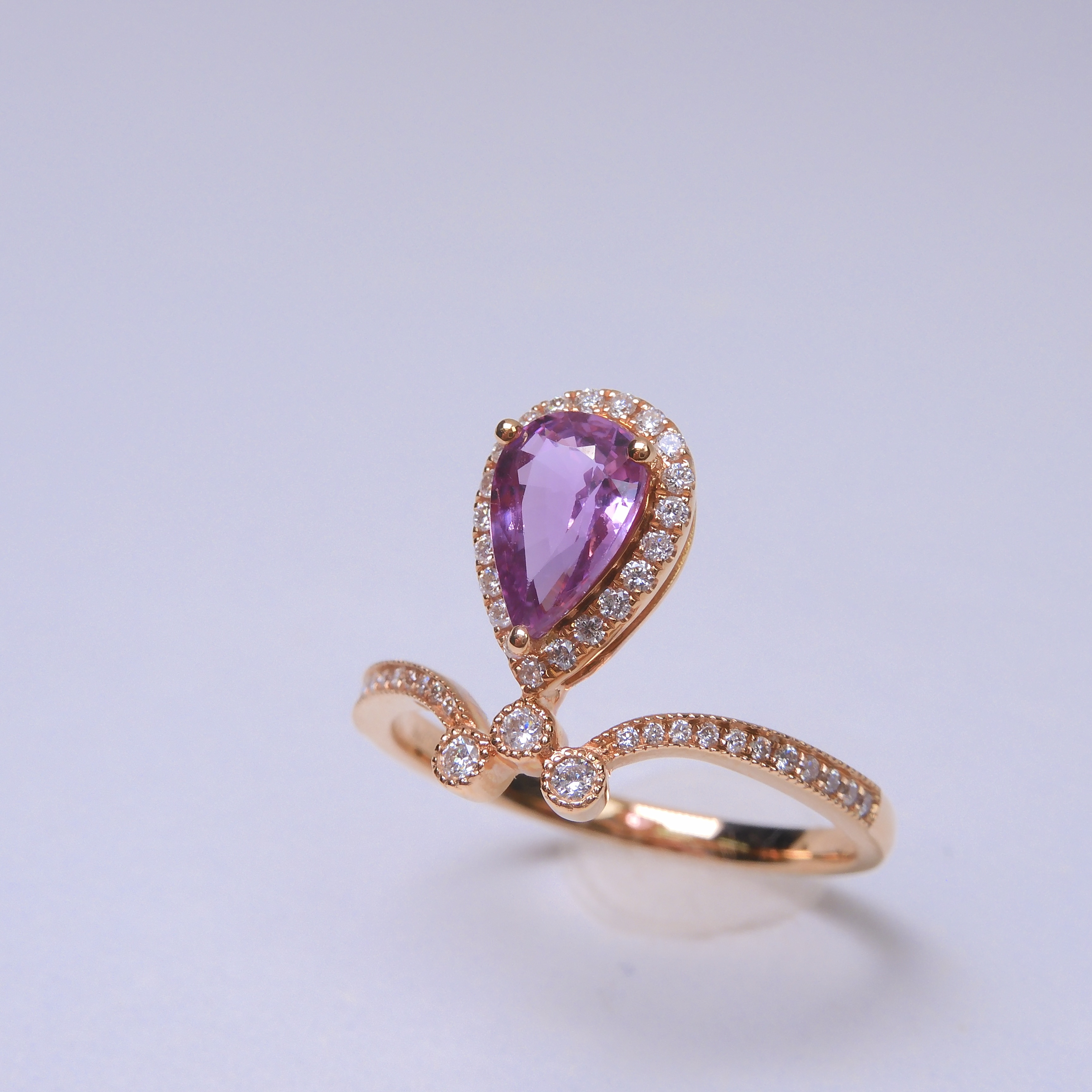 18K金 1.05ct 粉色藍寶石戒指