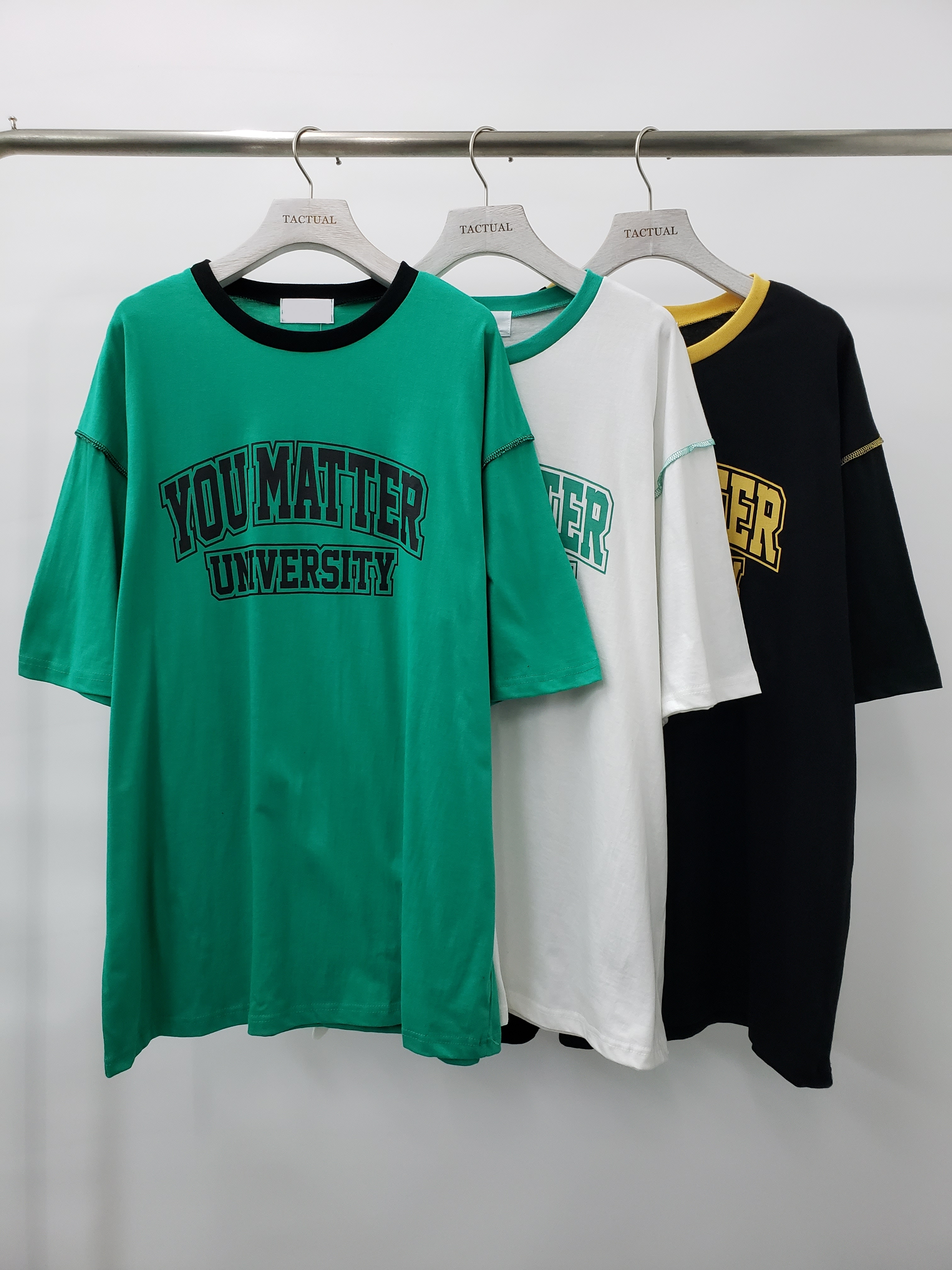 拼色英文字短袖Tee T3765