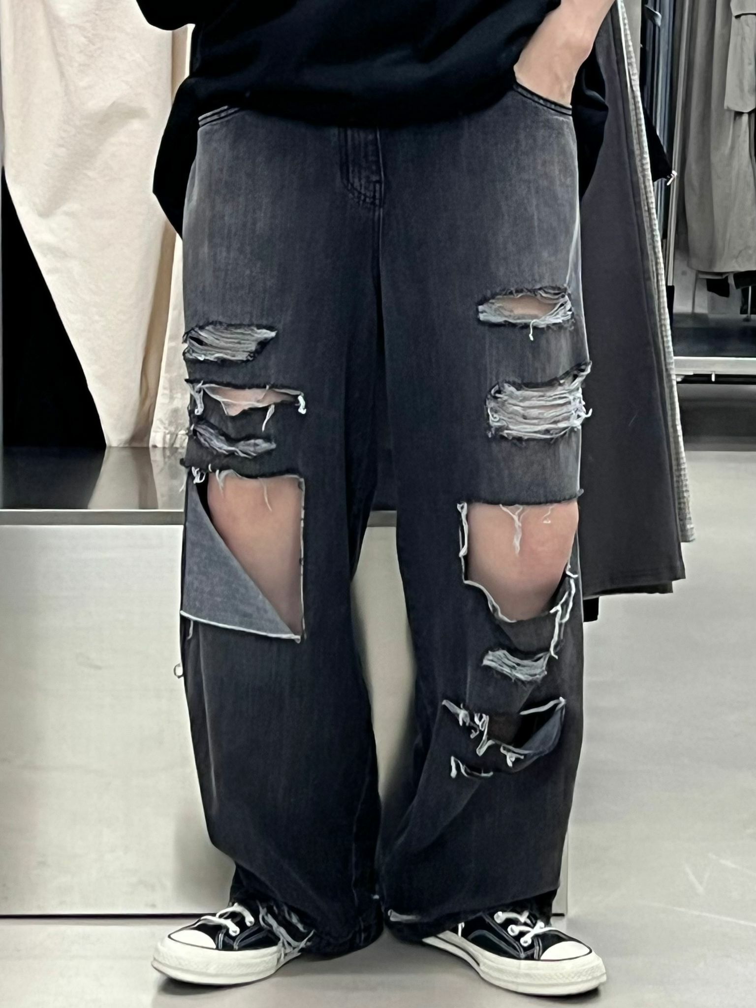 破洞直筒牛仔褲 J588