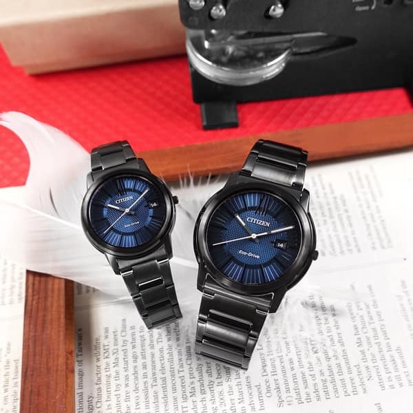 萬年鐘錶 - Citizen 星辰錶 全黑藍面簡約款經典光動能男錶 AW1217-83L  錶徑42MM