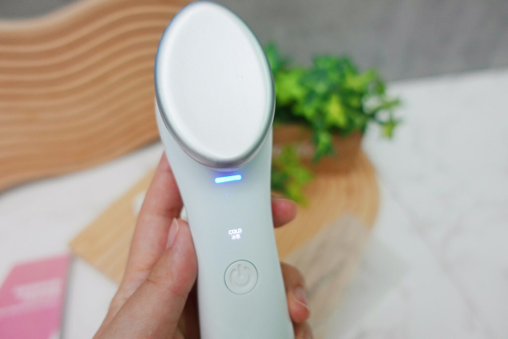 番茄媽媽推薦冷暖緊膚震動按摩美容導入儀，送給媽媽最棒的禮物